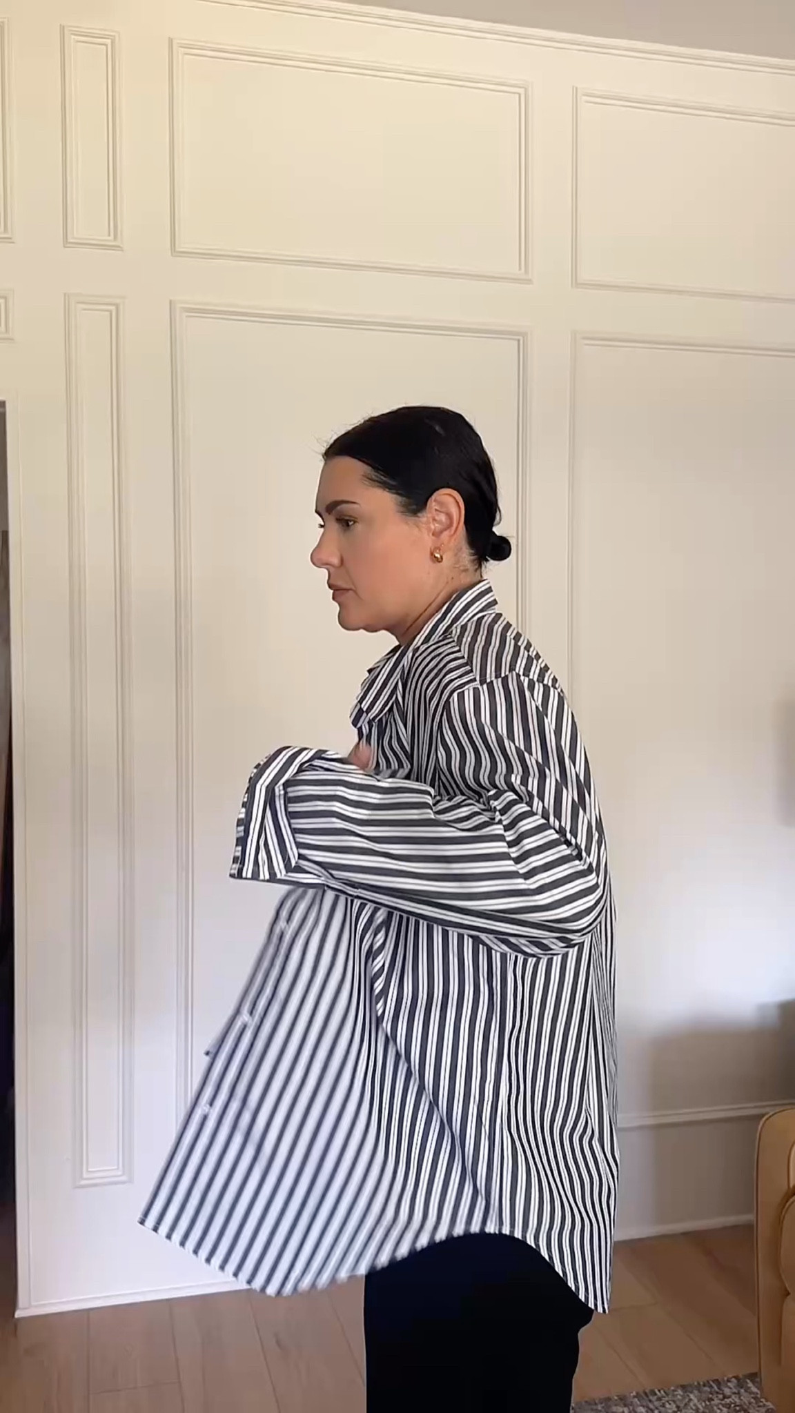 Building fall outfits, one layer at a time.  This classic blouse, a soft cardigan, and the kind of pieces that feel effortless but pulled together, all from @onequince and under $100. #quincepartner 