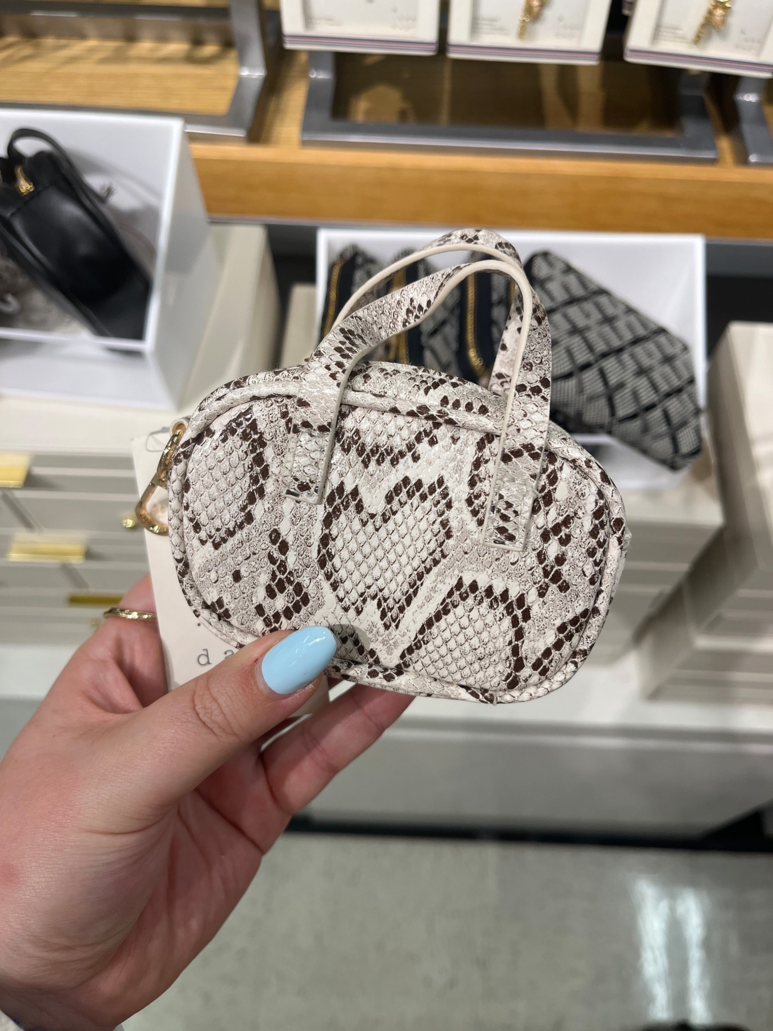 Such a cute bag charm!

Ltkfindsunder50 / ltkfindsunder100 / LTKstyletip / bag charm / bag charms / snake skin bag charm / mini bag / bag keychain / bag keychains / keychain / keychains / sale / sale alert / target / target finds / target style 

#LTKItBag #LTKSaleAlert #LTKSeasonal