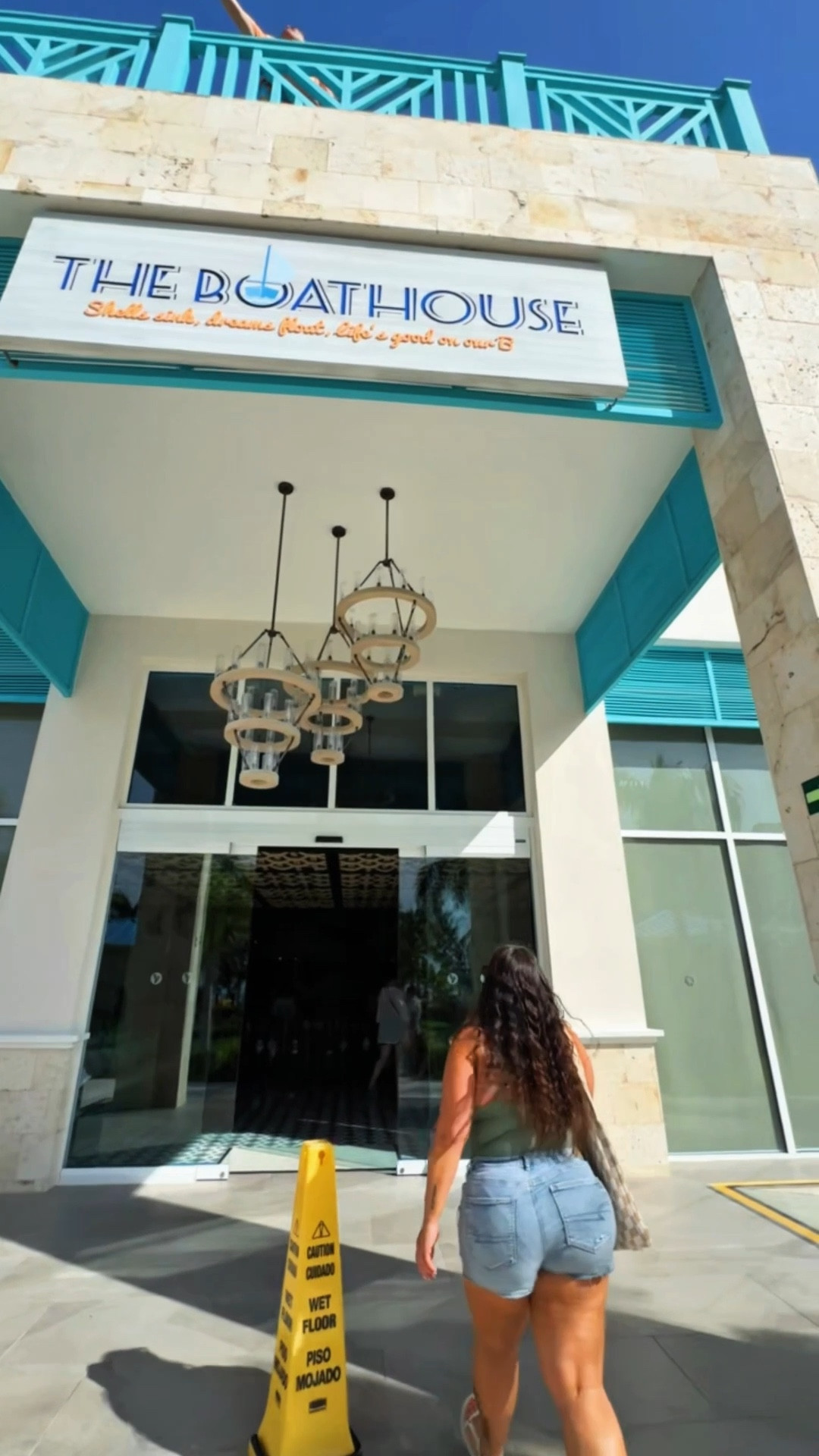 Swimsuit: size XL 
Shorts: size 18 (could do 16 but wanted extra length) 



#LTKMidsize #LTKPlusSize #LTKStyleTip