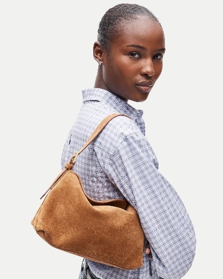 Berkeley small shoulder bag in suede

The Berkeley shoulder bag, in a smaller size. This best-selling style can be worn as a shoulder bag or crossbody

#LTKootd #LTKTravel #LTKWorkwear