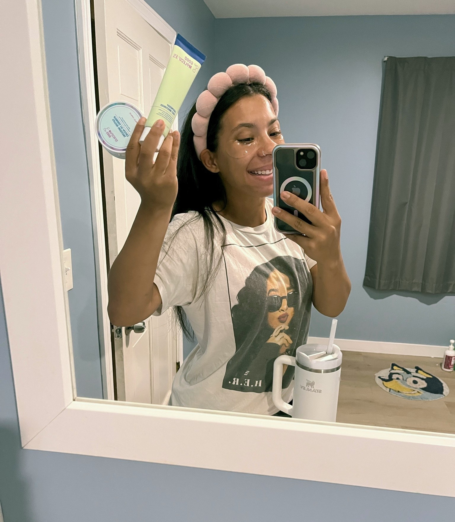 Finally getting back into my self care era!! Linking some of my daily skincare products, including two of my absolute favorites: good molecules caffeine hydrogel eye patches & their lightweight moisturizer. 

I have combination skin, and the patches keep my bags away while the moisturizer keeps my skin feeling moist but not oily, and never dry. Some products get soaked up immediately by my skin, and this is the best moisturizer I’ve used in a long time.

#LTKgrwm #LTKselfcare #LTKmorningroutine