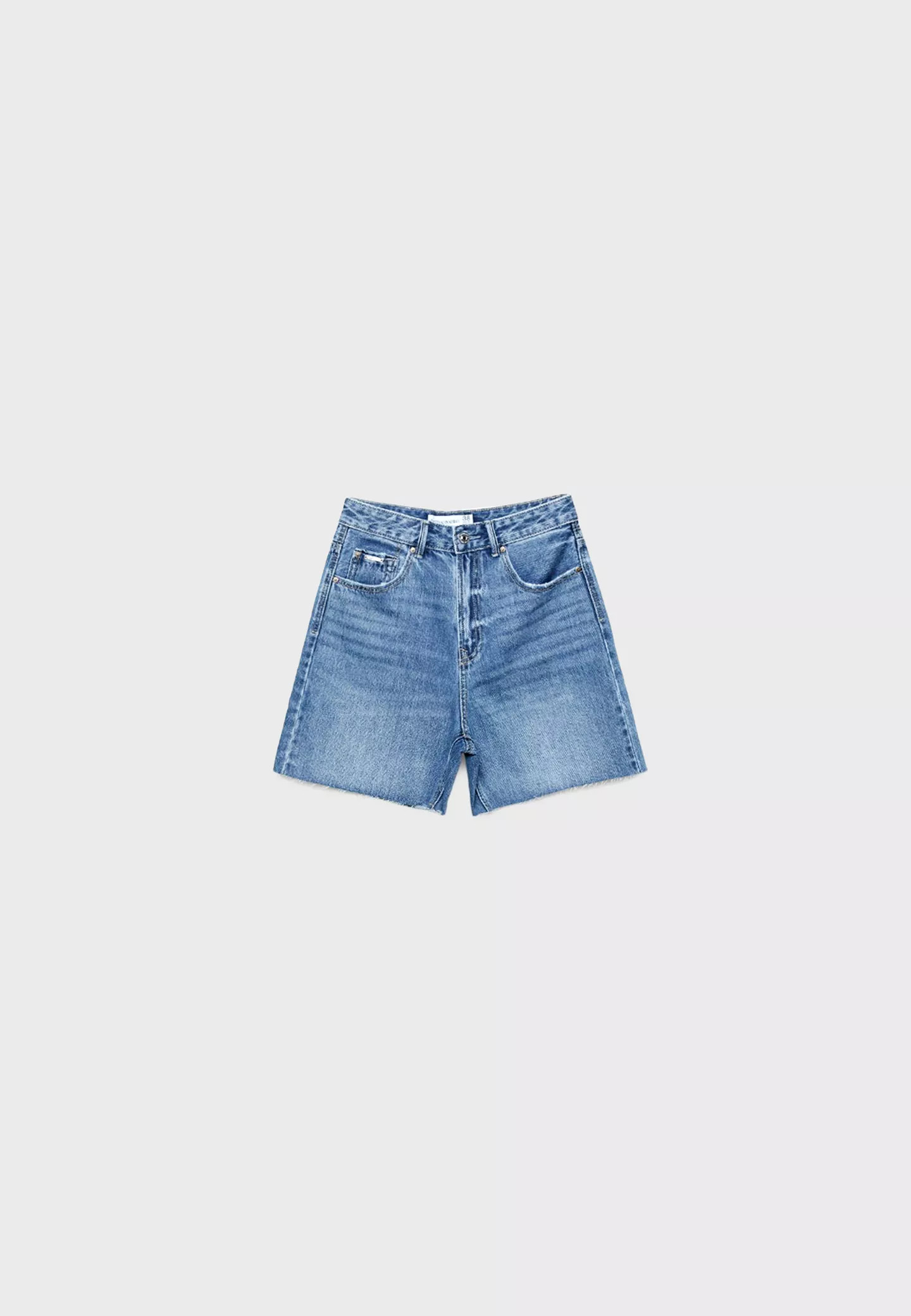 D93 Longline shorts | Stradivarius (UK)