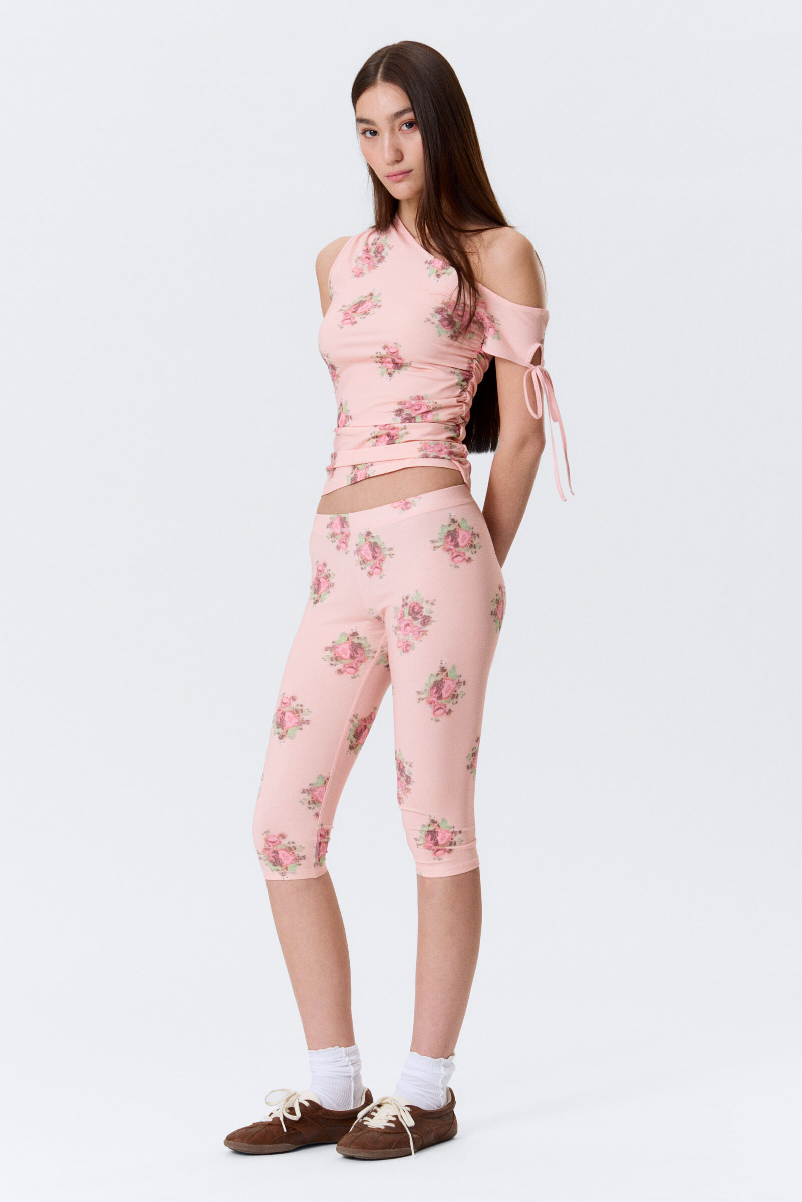 Soft Mid Rise Capri Leggings | Weekday