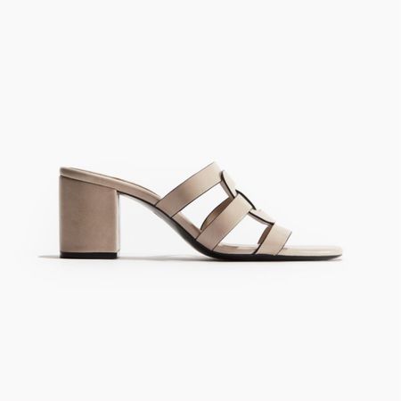 Cream block heeled mule sandals 

#LTKshoecrush #LTKstyletip #LTKfindsunder50