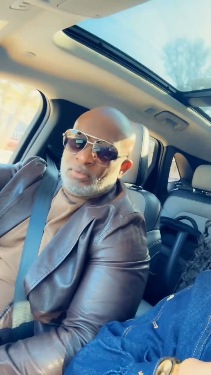 I’m his best friend, his wife, his friend, his bestest friend, his baddest friend…..yeah I’m alla that! 
😌😘😜

#vonniespeaks #couplegoals❤ #blacklove #blacklovedoc