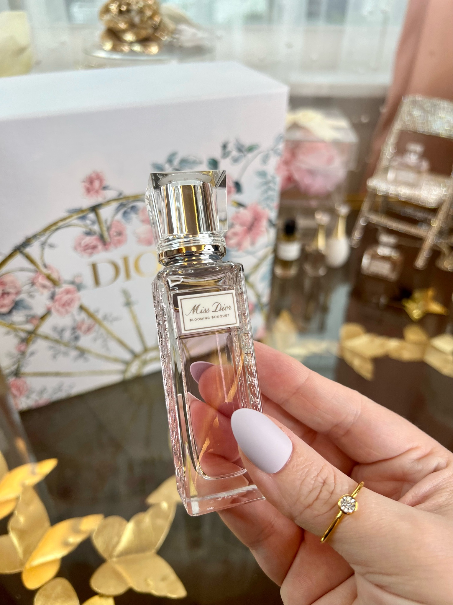 Give Miss Dior Roller-Pearl Travel Fragrance - Holiday Gift Idea