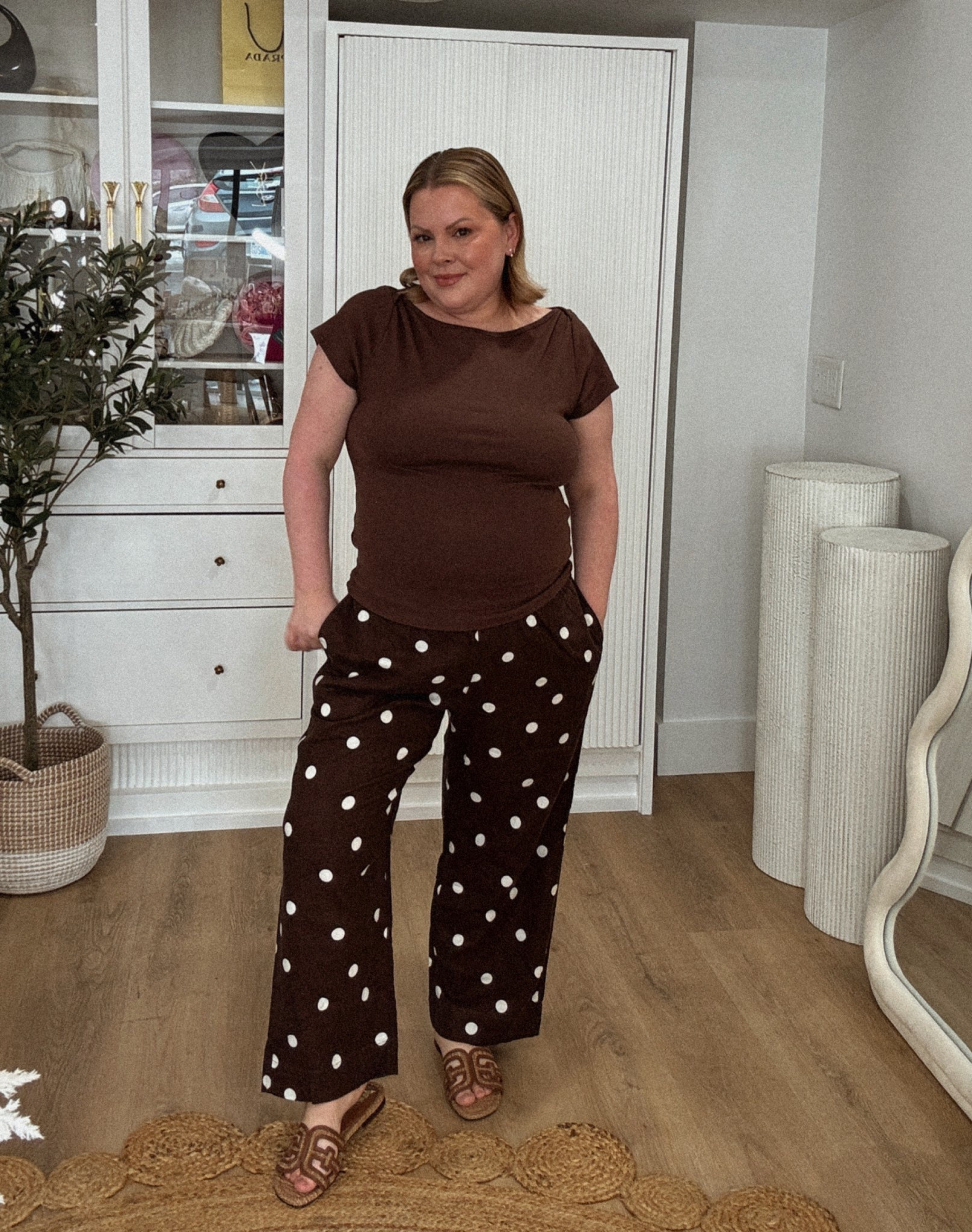 Elastic waist polka dot linen pants wearing size medium
🇺🇸🇨🇦🔗

#LTKgrwm #LTKOver40 #LTKMidsize