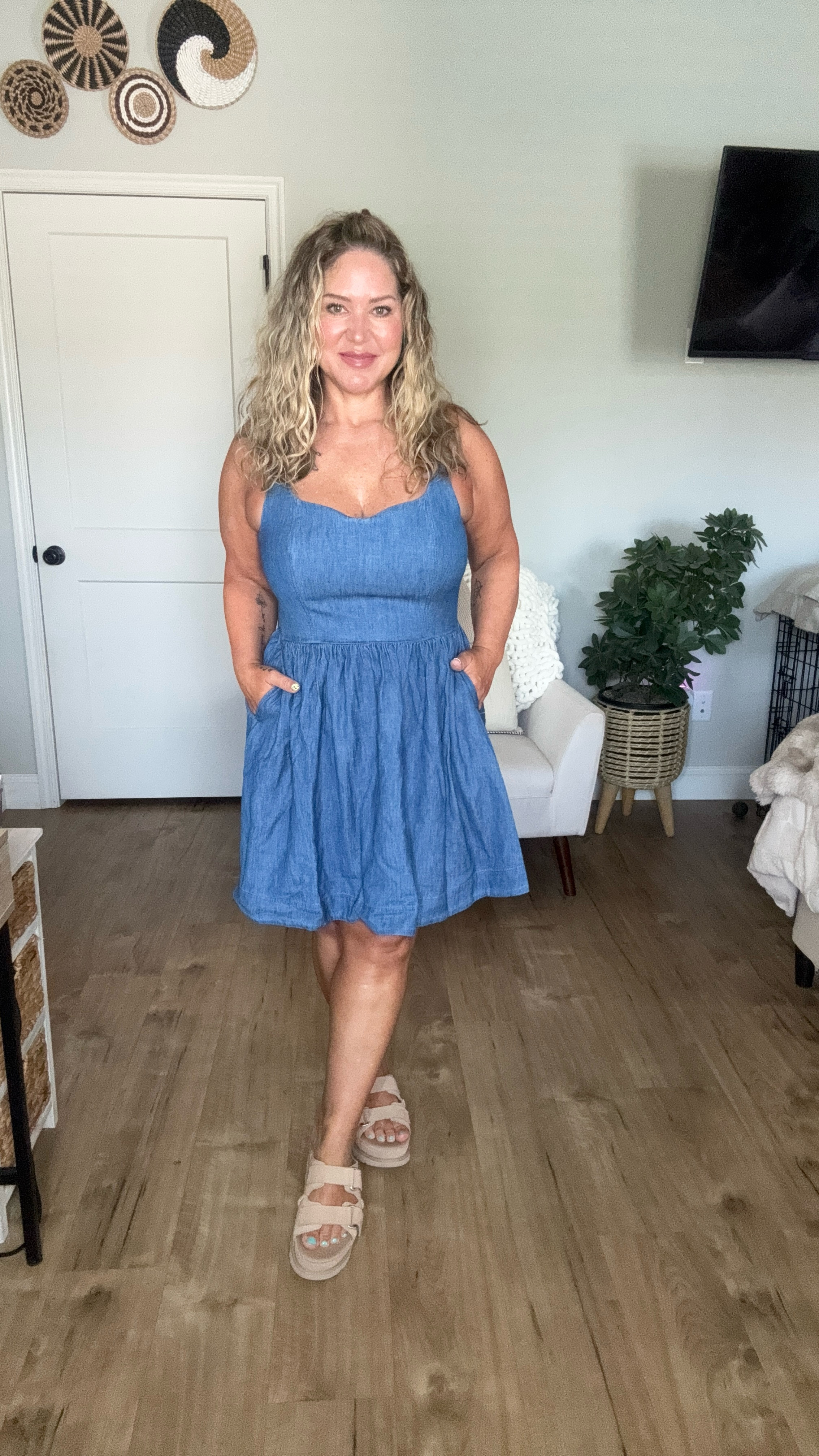 Size large regular in everything. Jean shorts are a 14 
Shoes tts 

#LTKPetite #LTKOver40 #LTKMidsize