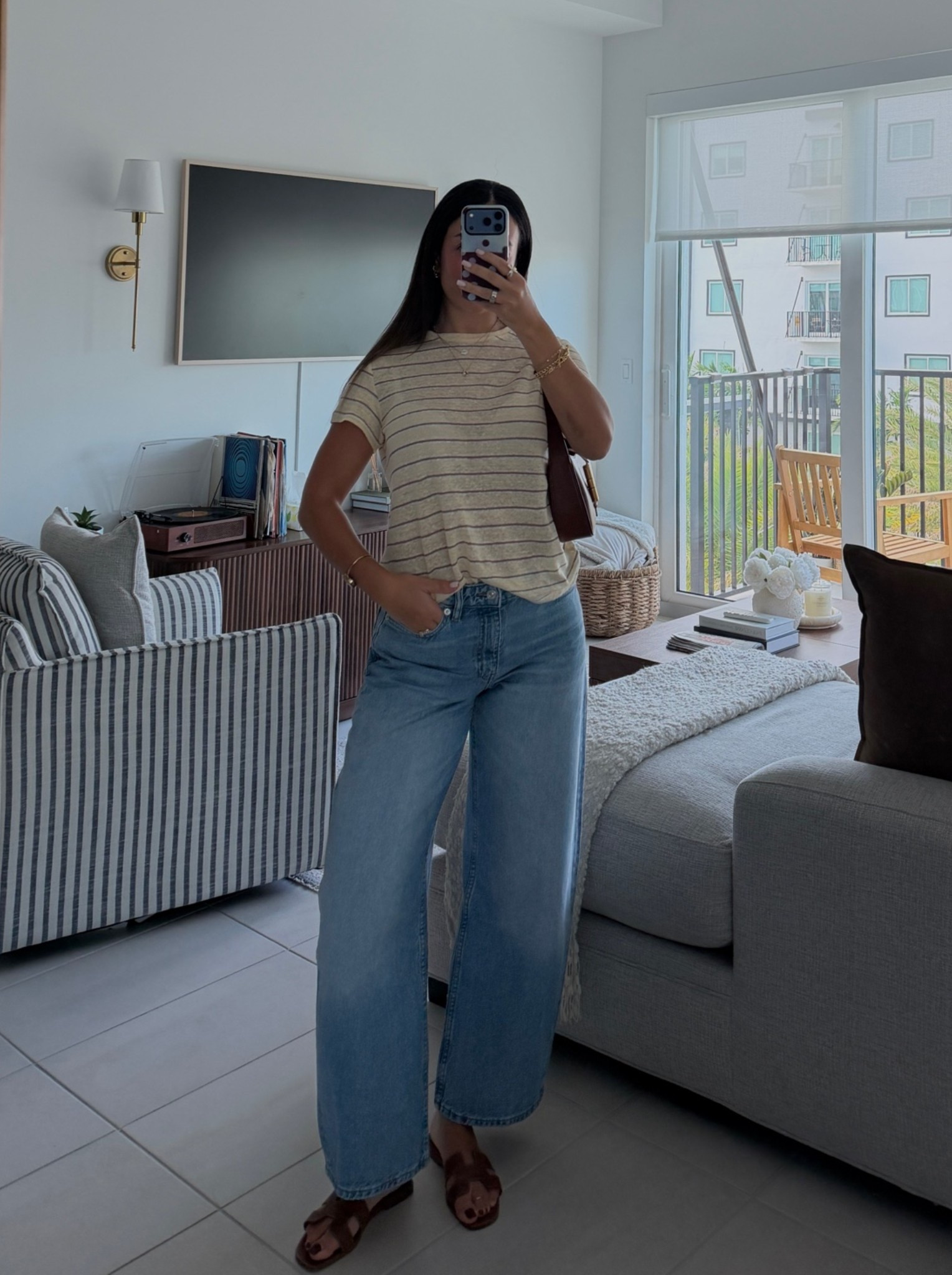 how to style a basic yellow t shirt and jeans | elevated casual outfit | chic minimal style 💛🫶🏻