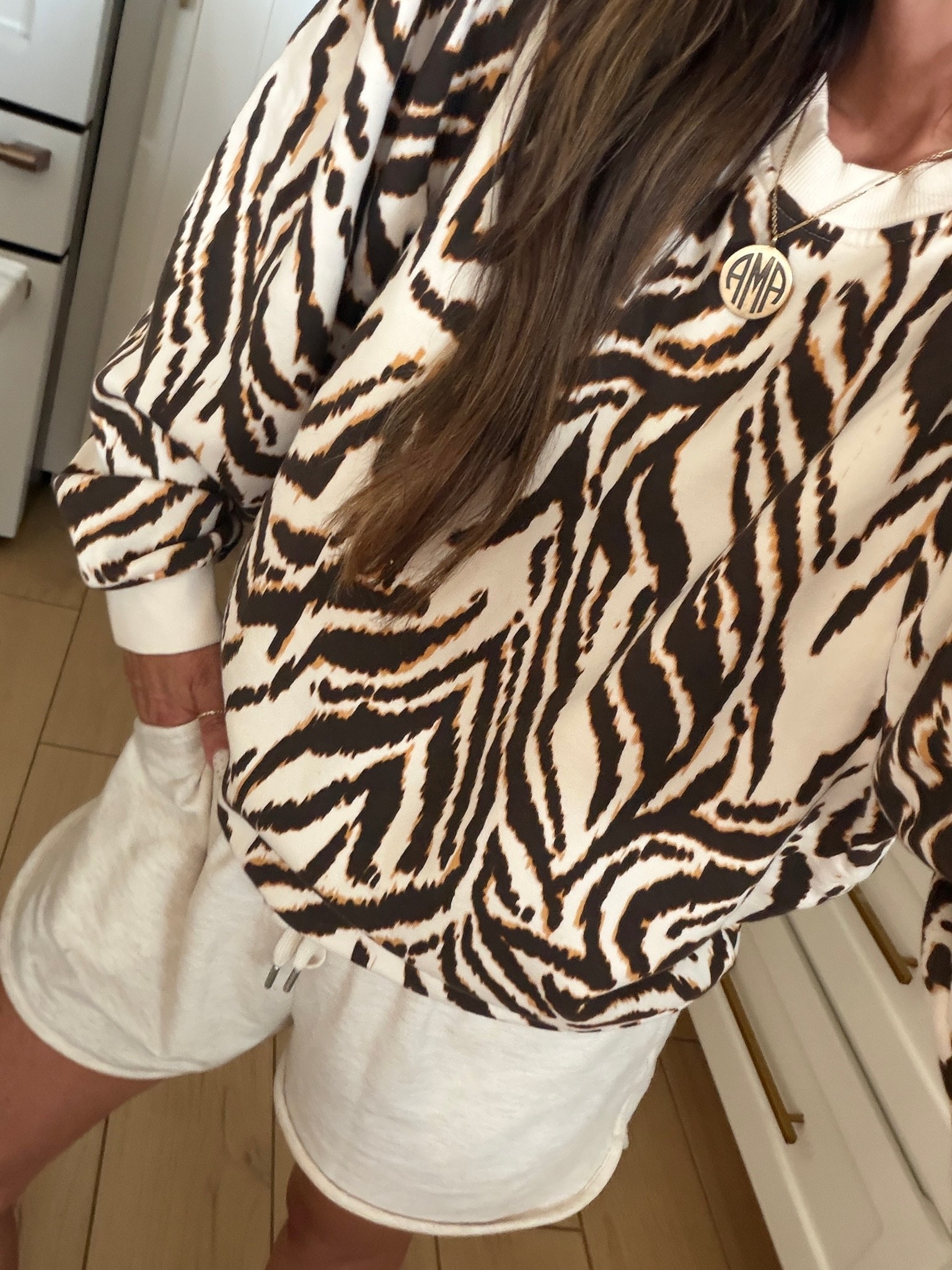 Walmart fall finds that I’m loving!!!! Wearing size medium in this sweatshirt. 

@Walmart
