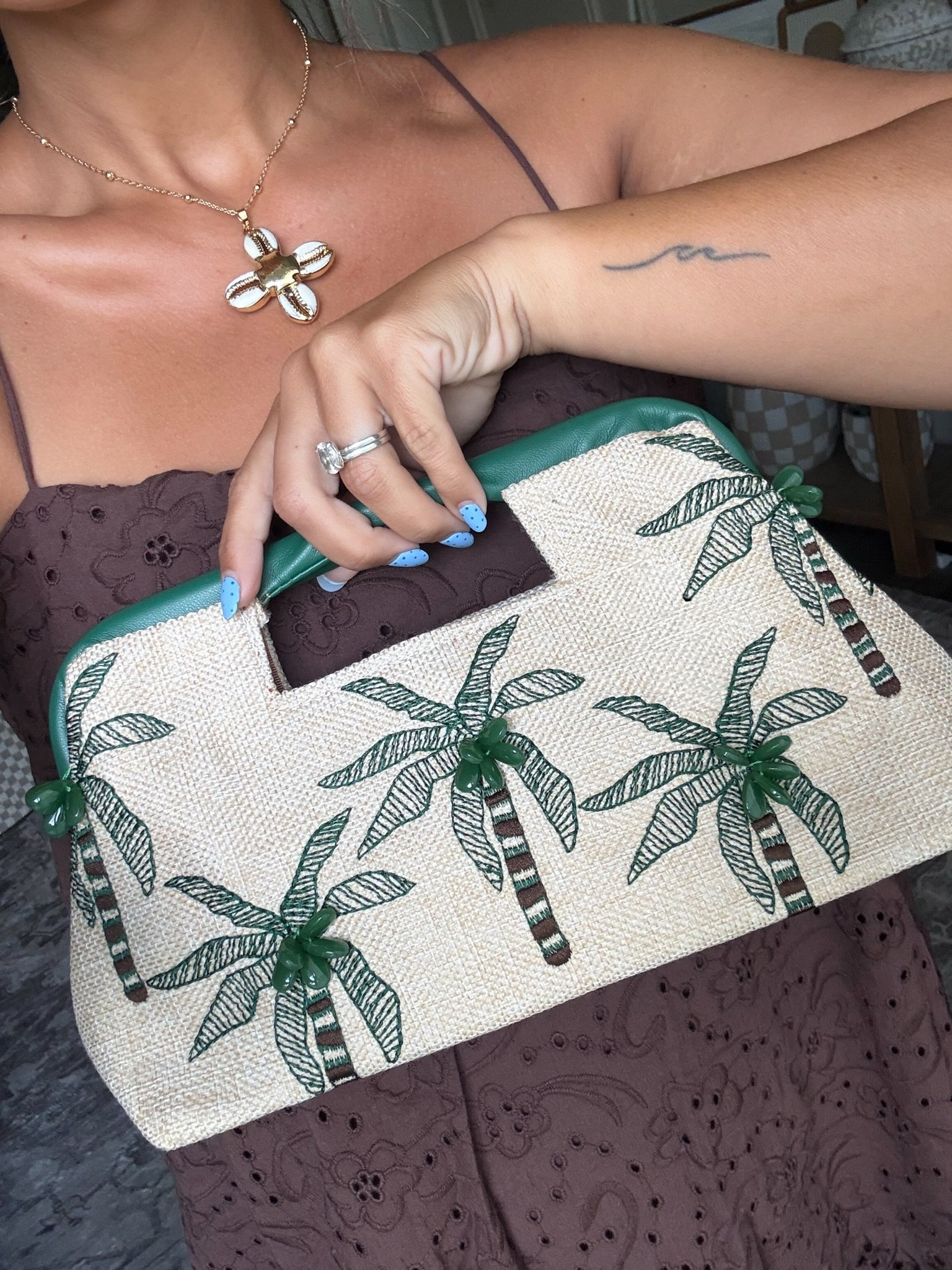 🌴🌴🌴

Ummm okayy cute clutch!! And the quality is sooo good for the price! (Also a super quick ship!)

#LTKSeasonal #LTKootd #LTKTravel