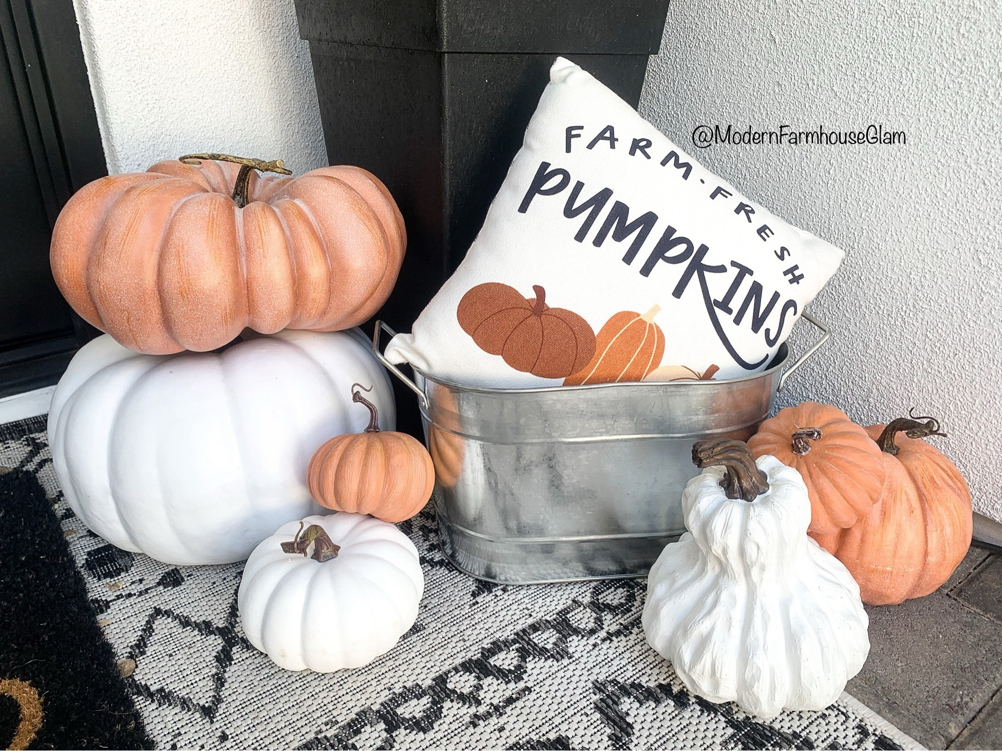 Fall pumpkins and outdoor rug 

#LTKHome #LTKSeasonal