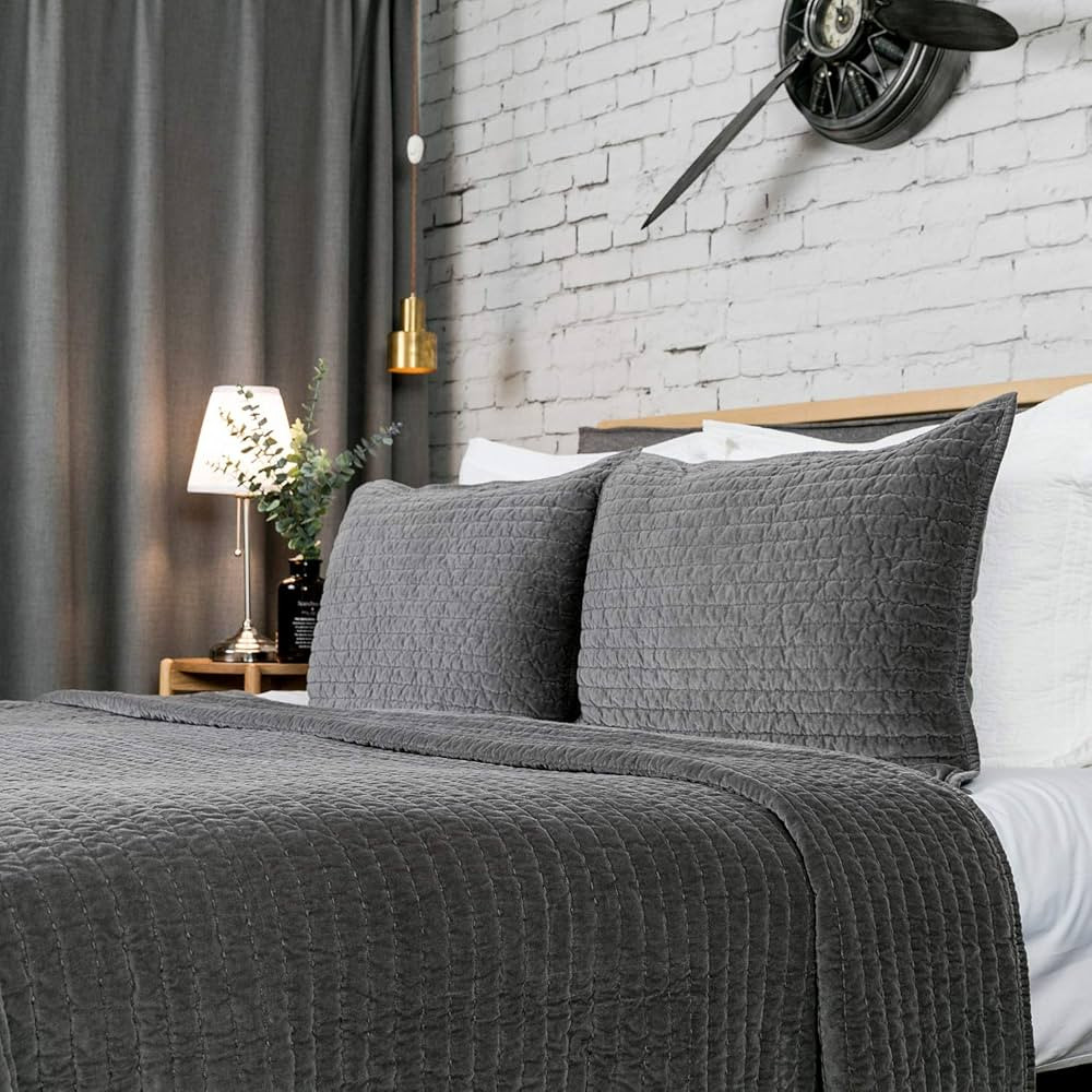 ELEGANT LIFE HOME Velvet Quilt Oversized King Reversible Royal Cotton Velvet Pic-Stitch Bedding Quil | Amazon (US)