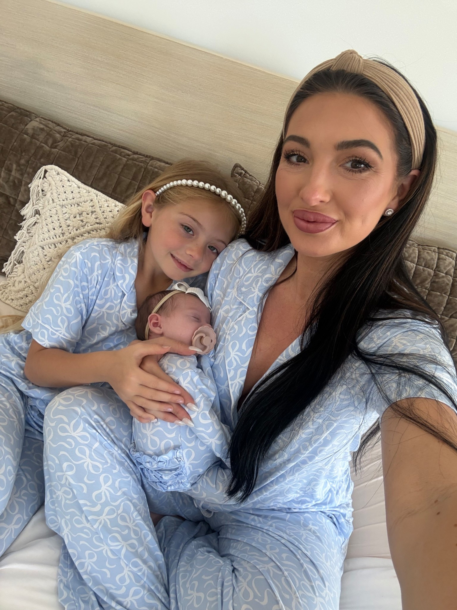 Mommy and me pajamas, matching pajamas, girl mom, mommy and me fashion

#LTKmomlife #LTKMothersDay #LTKBaby