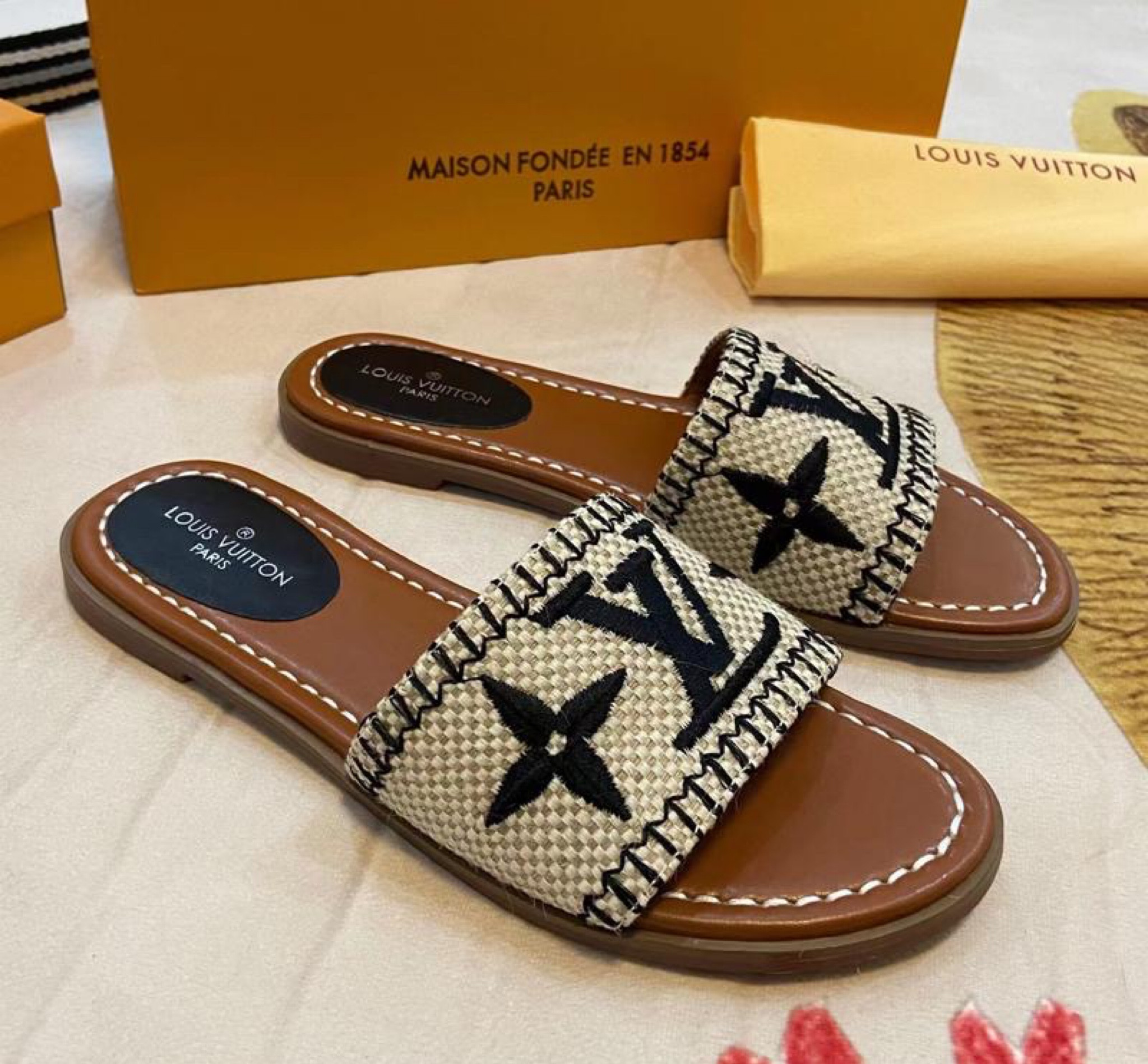 Louis Vuitton Slippers Women 