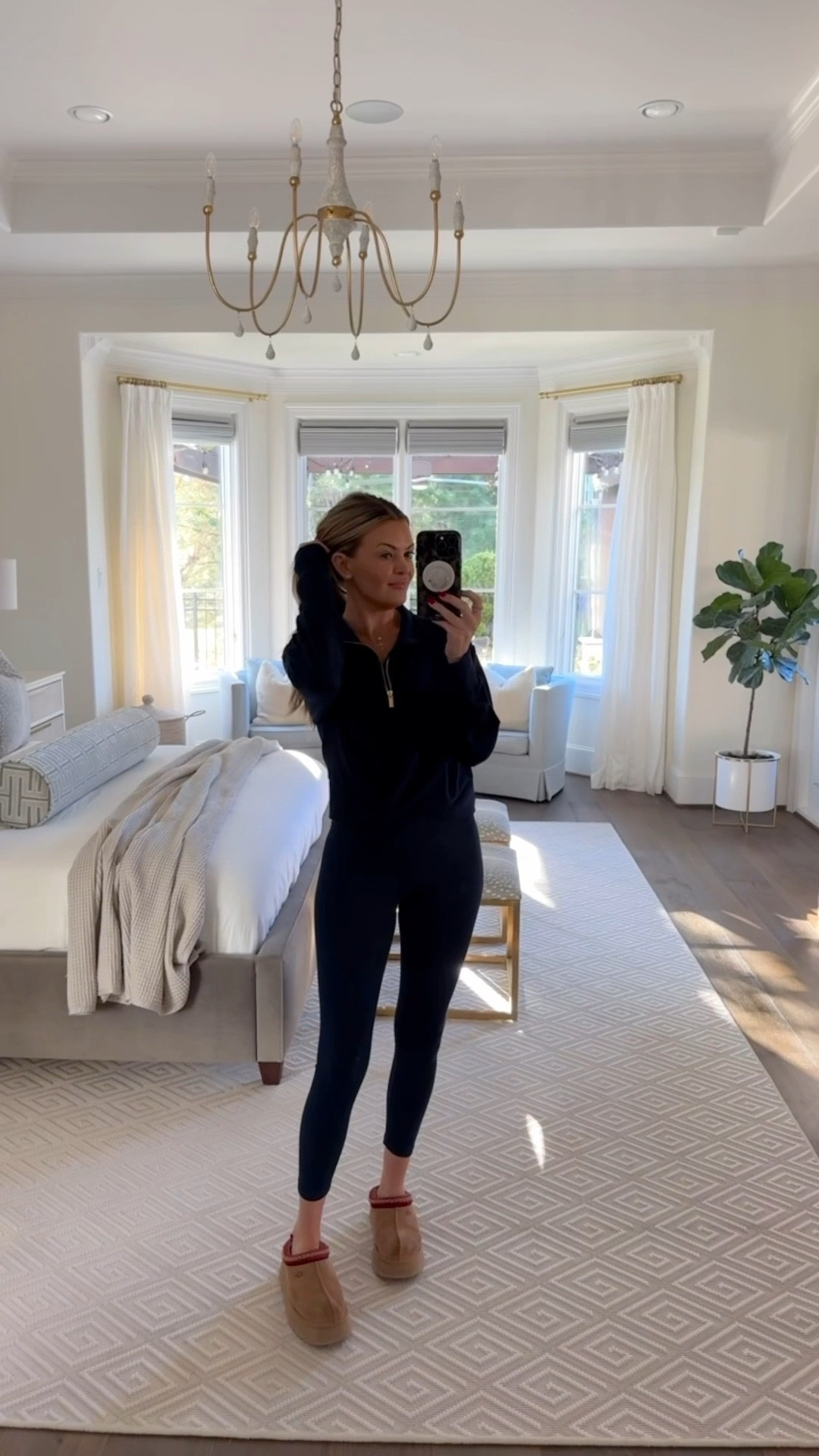 today’s ootd - the new navy launch from salt project! (wearing size small in everything) 

athleisure, work out clothes, leggings, mom outfit, pullover 

#LTKootd #LTKFindsUnder100 #LTKActive