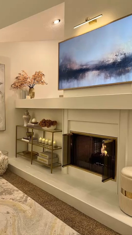 Updating my 90’s home to luxe glam 💎😍 

#interiordesign #homedecorating #homedecorideas #designinspo #homeinspiration #interiordesigner #homesweethome #cozyvibes