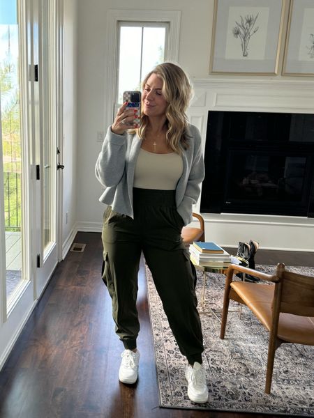 Today’s casual mom fit! these are one of my favorite joggers, the fit so well!

Casual style, mom outfits, mom style, jogger outfit 

#LTKstyletip #LTKfindsunder100 #LTKfindsunder50