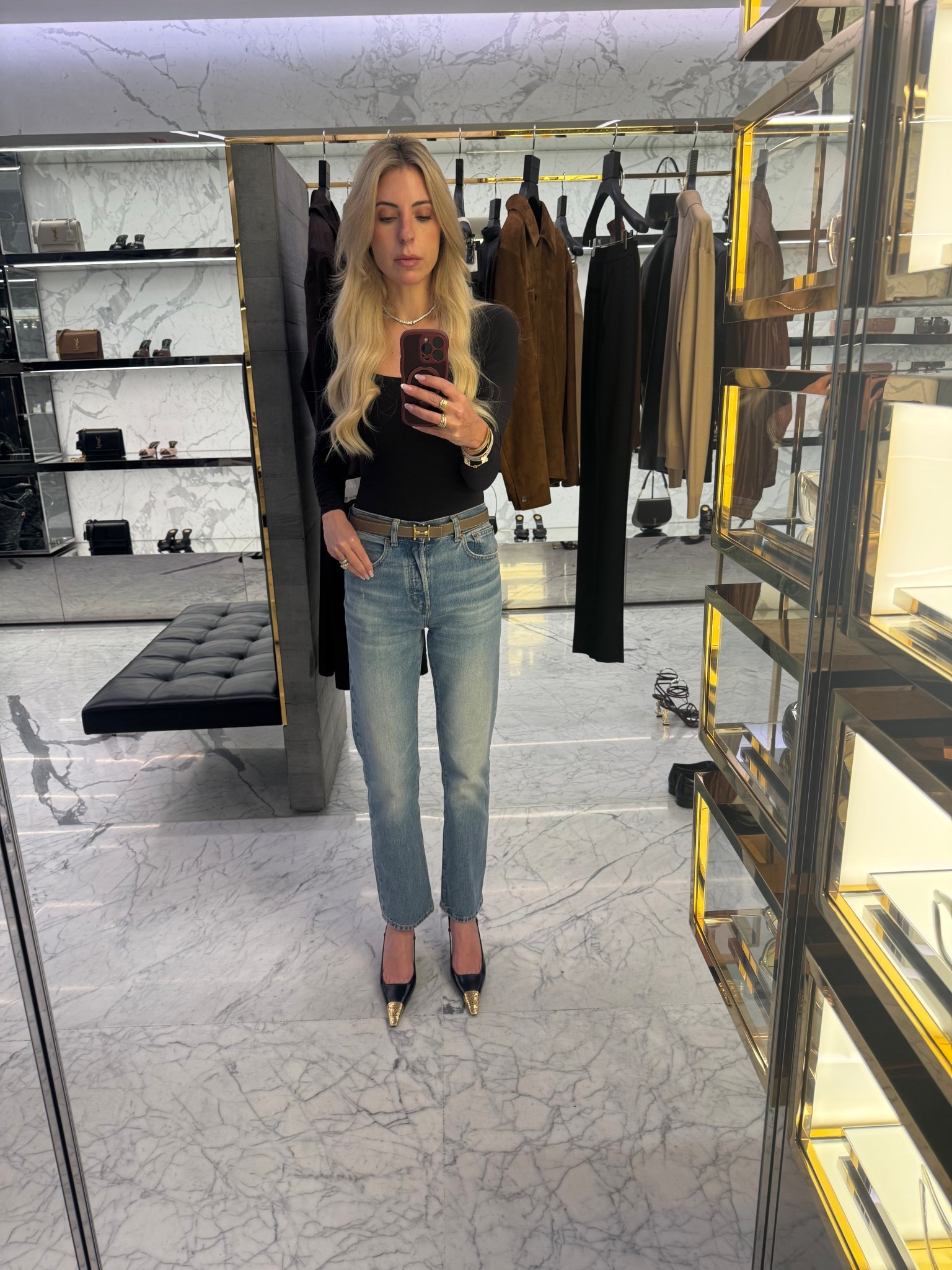 love this ootd👖🖤

#LTKTravel #LTKootd