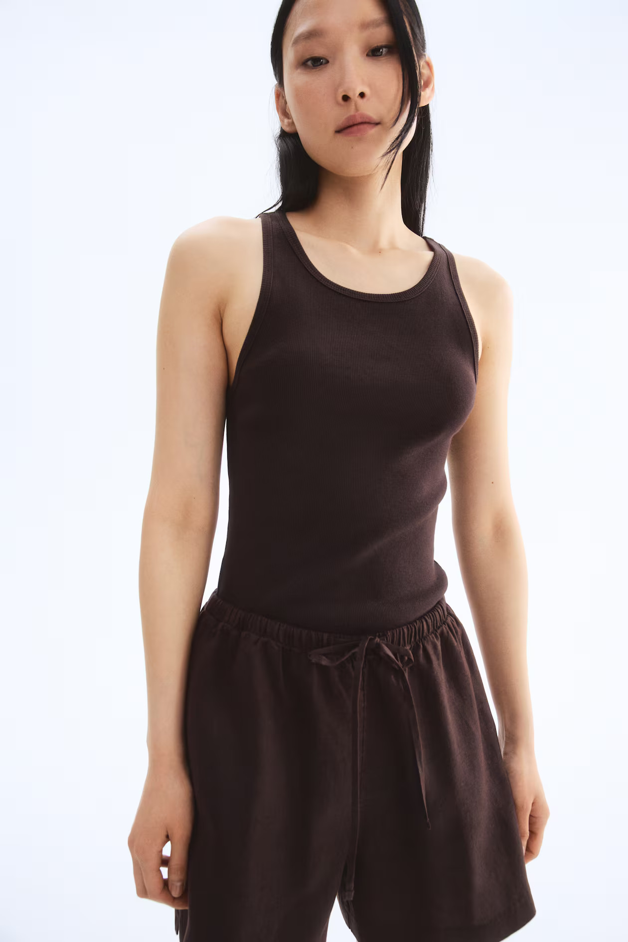 Linen drawstring shorts - Dark brown - Ladies | H&M GB | H&M (UK, MY, IN, SG, PH, TW, HK)