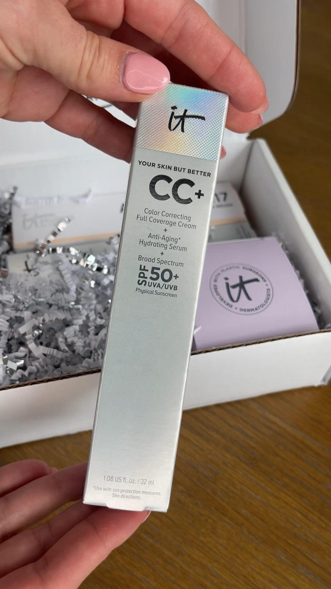 Unboxing @itcosmetics CC+ Cream (SPF 50+!), Sun Blush, Confidence in a Cream Barrier Boost, Airbrush Spatula Brush and Complexion Perfection Brush 💗 

Full trial video to follow! 🎥

#itcosmeticsgiftedme

#LTKBeauty
