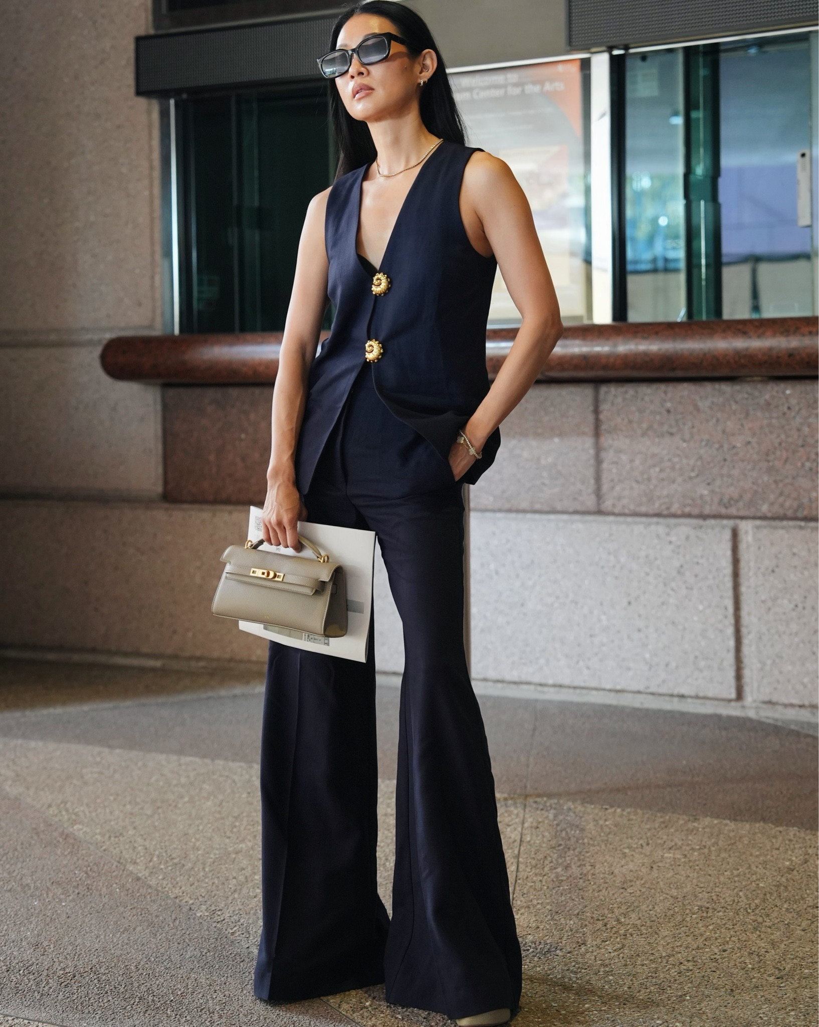 My kind of summer suit - love the linen and the gold hardware details. 

And how cute is this bag that also has a crossbody strap? It’s under $100 and get 15% off with code BC26kong.

Wearing size 2 in both the vest and trousers. 


#LTKootd #LTKWorkwear #LTKOver40