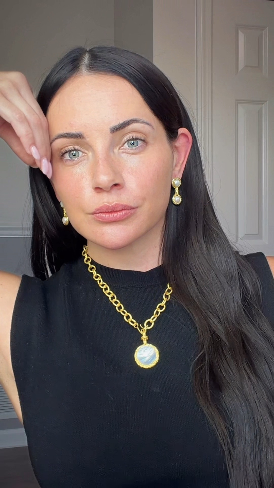 The kind of pieces that don’t need an occasion.
This necklace and earring duo by @marciamoran_jewelry bring polish, shine, and that quiet confidence to every look!

#LTKGiftGuide #LTKTravel #LTKHoliday