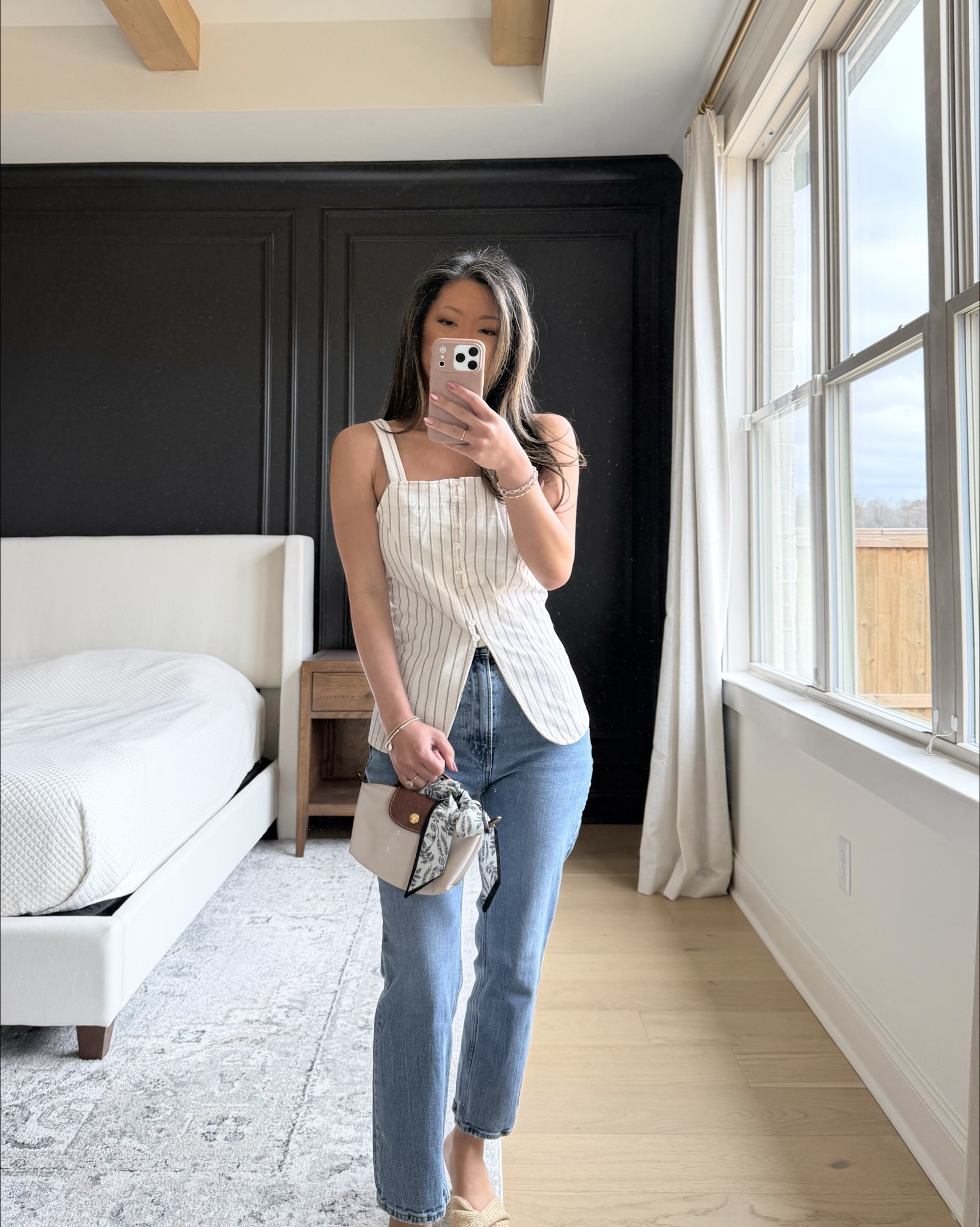 Wearing XS in the top. Runs large.

#LTKootd #LTKmomlife #LTKOver40