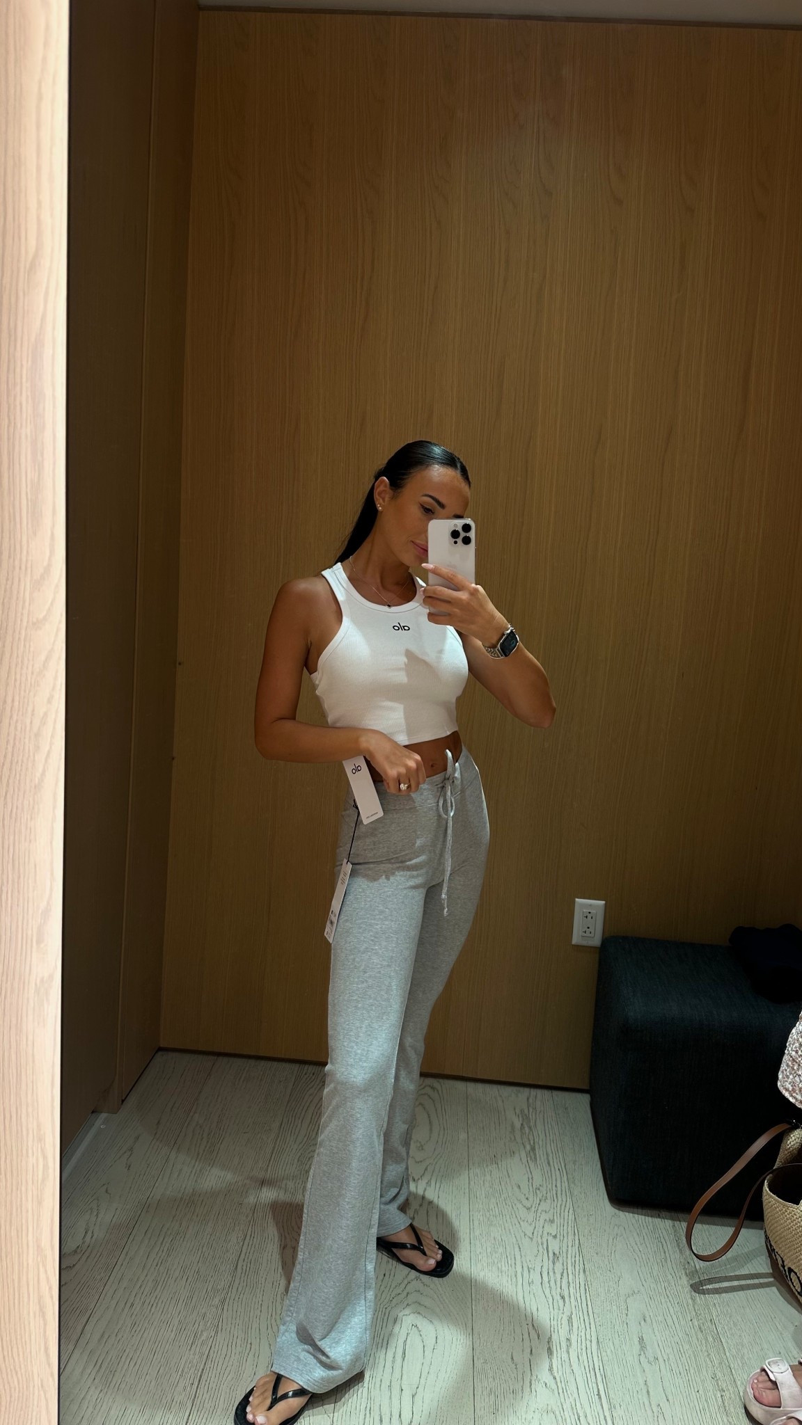 ALO 
Top size XS
Bottoms XS

#LTKActive #LTKStyleTip #LTKTravel