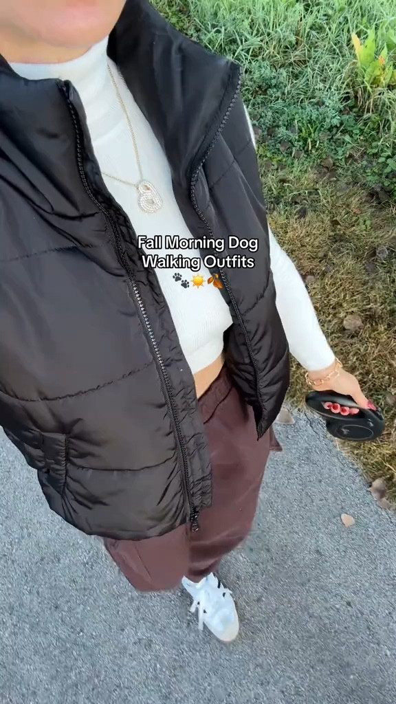 Fall morning dog walking outfits 🍂✨☕️

#fallfashion
#athleisure

#LTKVideo #LTKStyleTip #LTKFindsUnder100