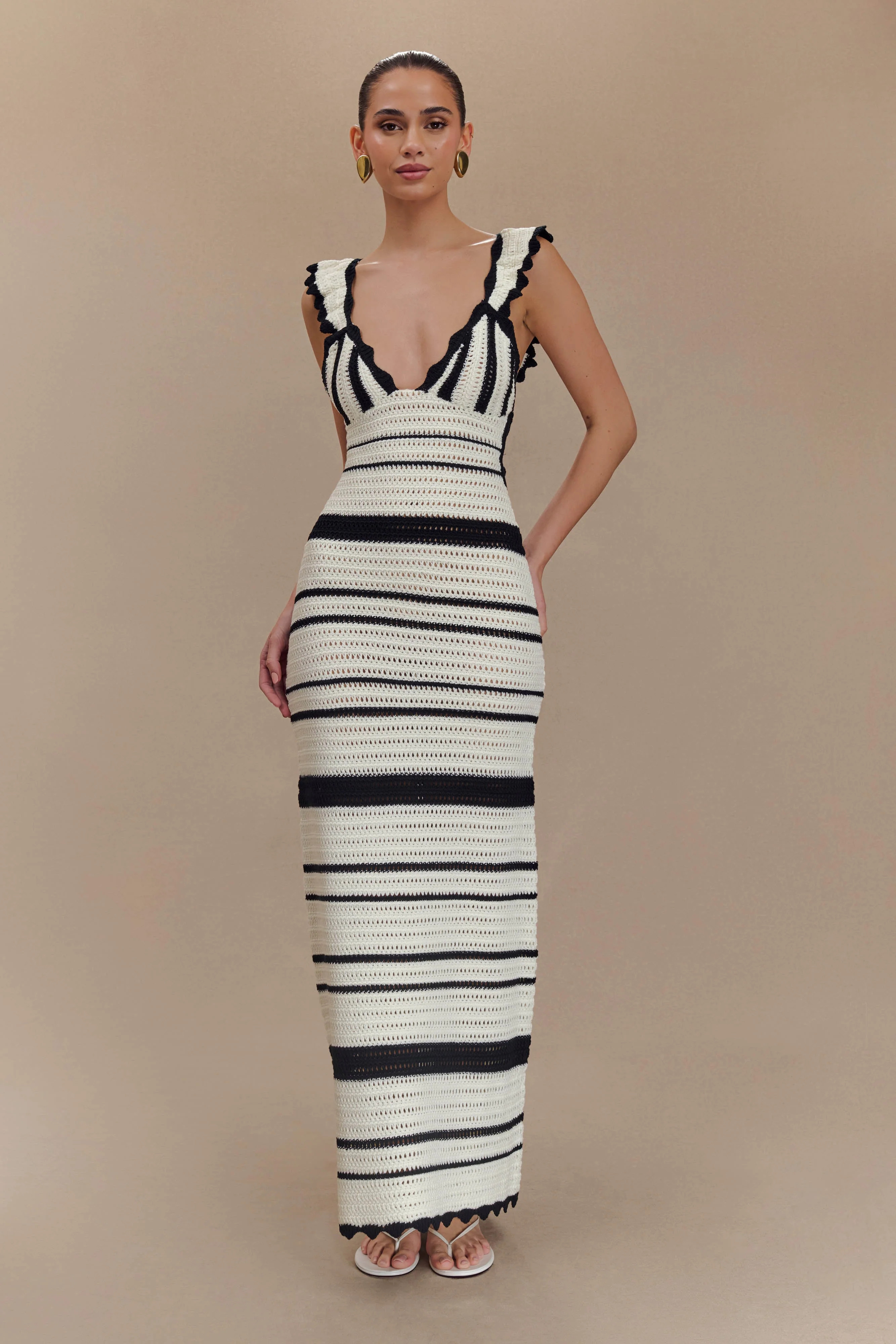 Perpetua Knit Contrast Maxi Dress - Black And White | MESHKI US