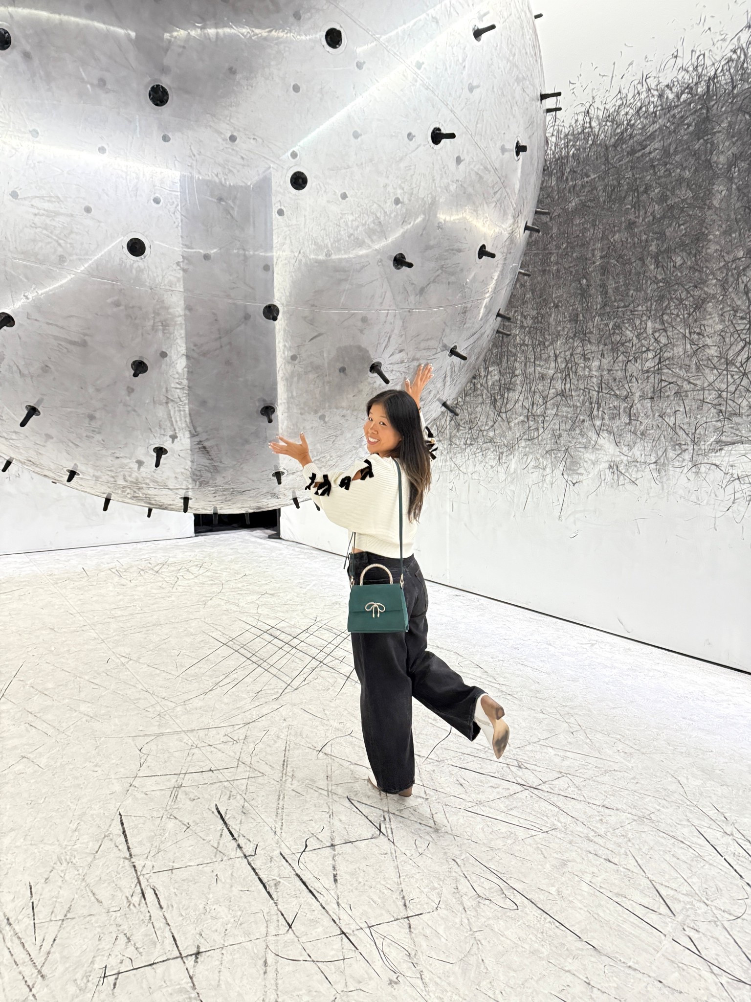 Bow sweater
Vici
Size small
Cropped sweater 

#LTKValentine #LTKootd #LTKSeasonal