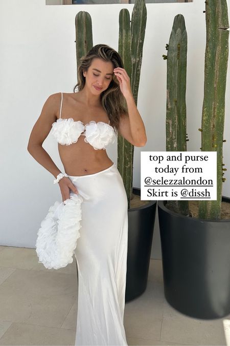 Fave fit of my bachelorette
🤍
Skirt - Dissh CHARLI WHITE SATIN MAXI SKIRT
Top - Selezza London Phoebe Bustier
Purse - Selezza London Rylee Flower Bag

3/3/24

#LTKbeauty #LTKstyletip #LTKwedding