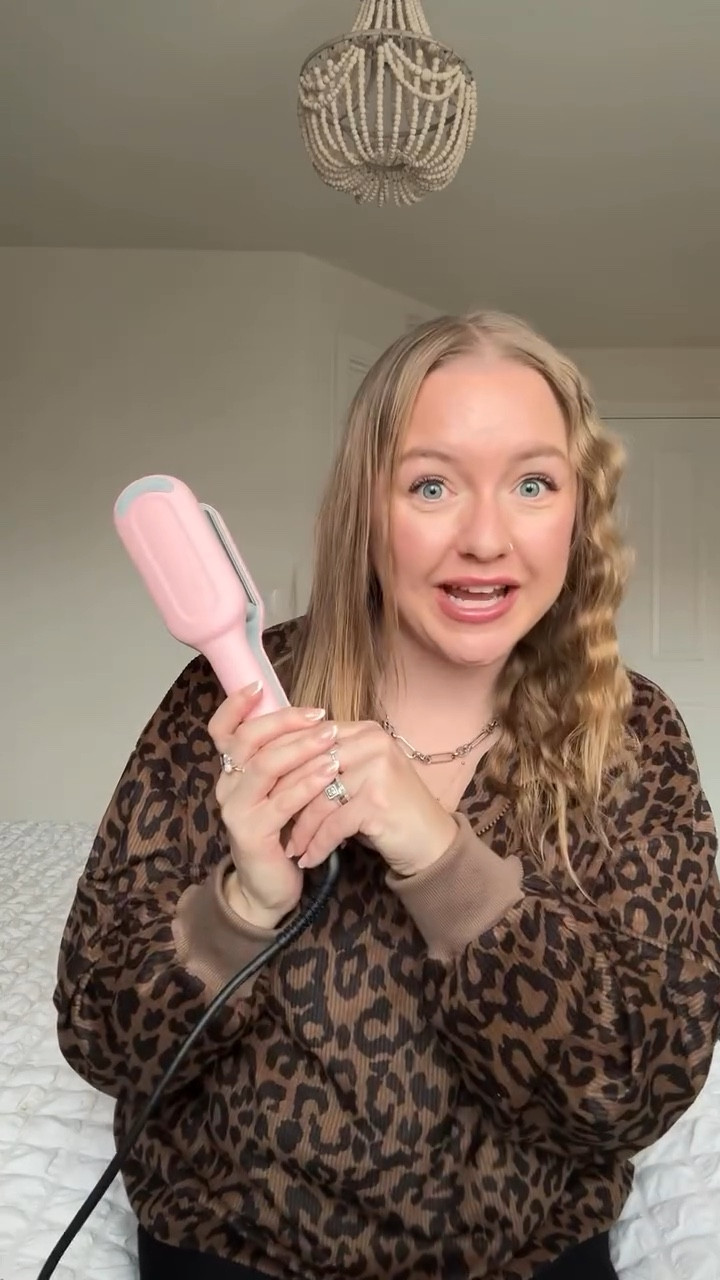 AD | Amy mermaid would be jealous of these waves! 🧜🏼‍♀️🌊

#tymo #tymobeauty #wavyhair #wavyhairstyle #wavyhairdontcare #wavyhairstyles #wavycurls #hairtool #hairtools