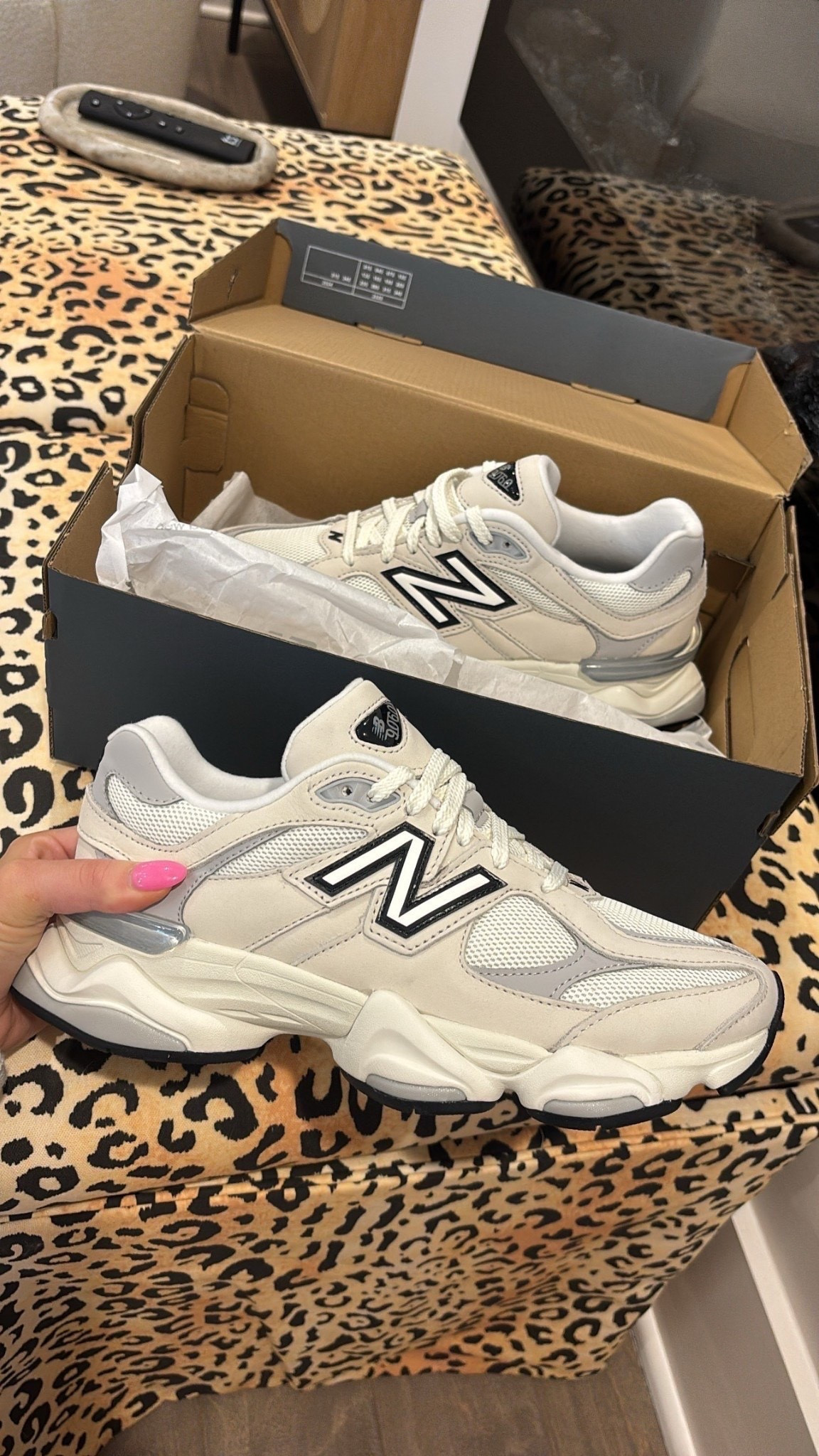 These have been my go-to everyday sneaker🥰

As cute as they are comfy!!



Summer outfits, new balance 9060, sneakers, tennis shoes, casual, walking, jogging, active, summer, sidneymarieduke

#LTKSeasonal #LTKActive