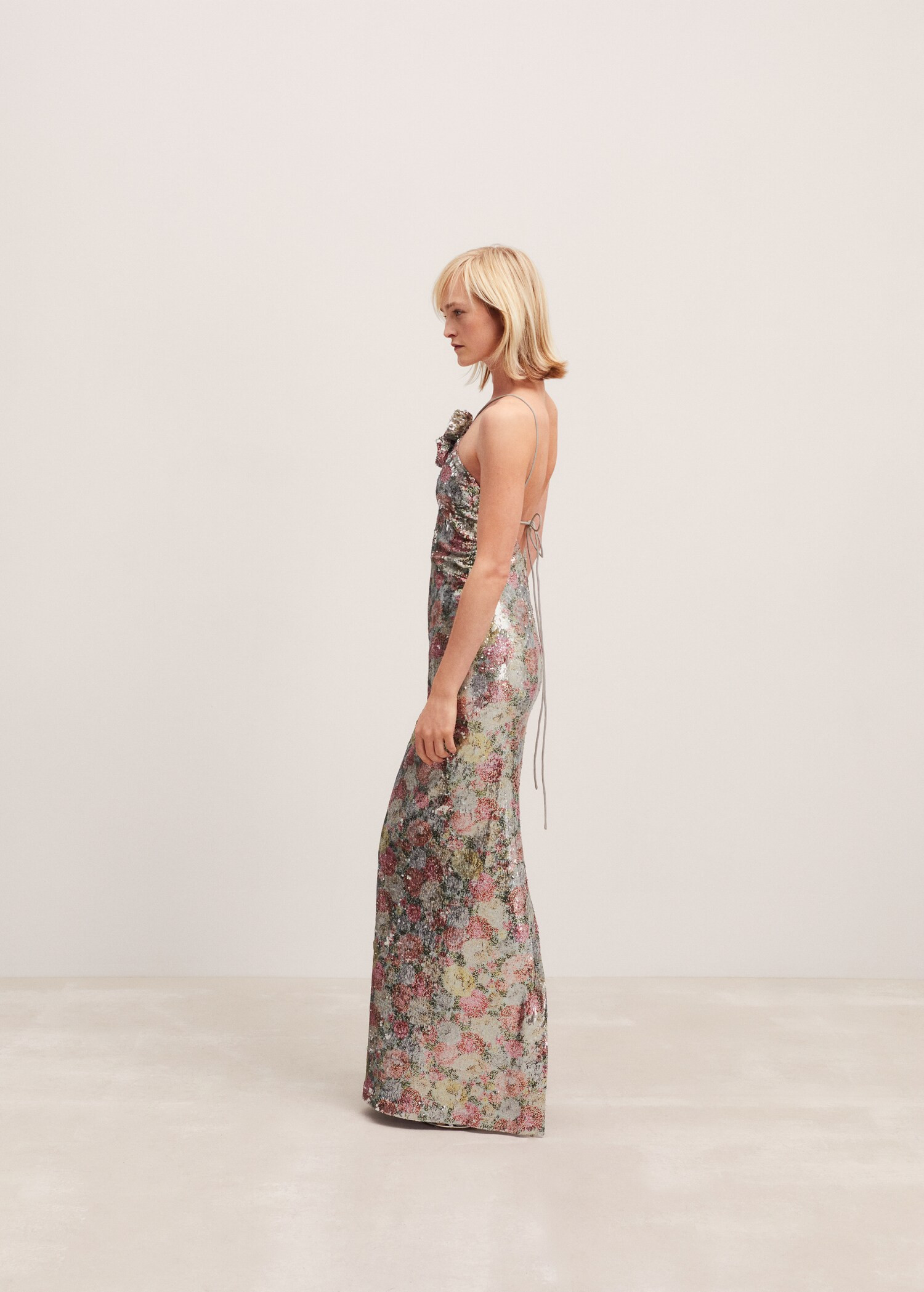 Sequinned halter-neck floral dress - Woman | MANGO USA | MANGO (US)