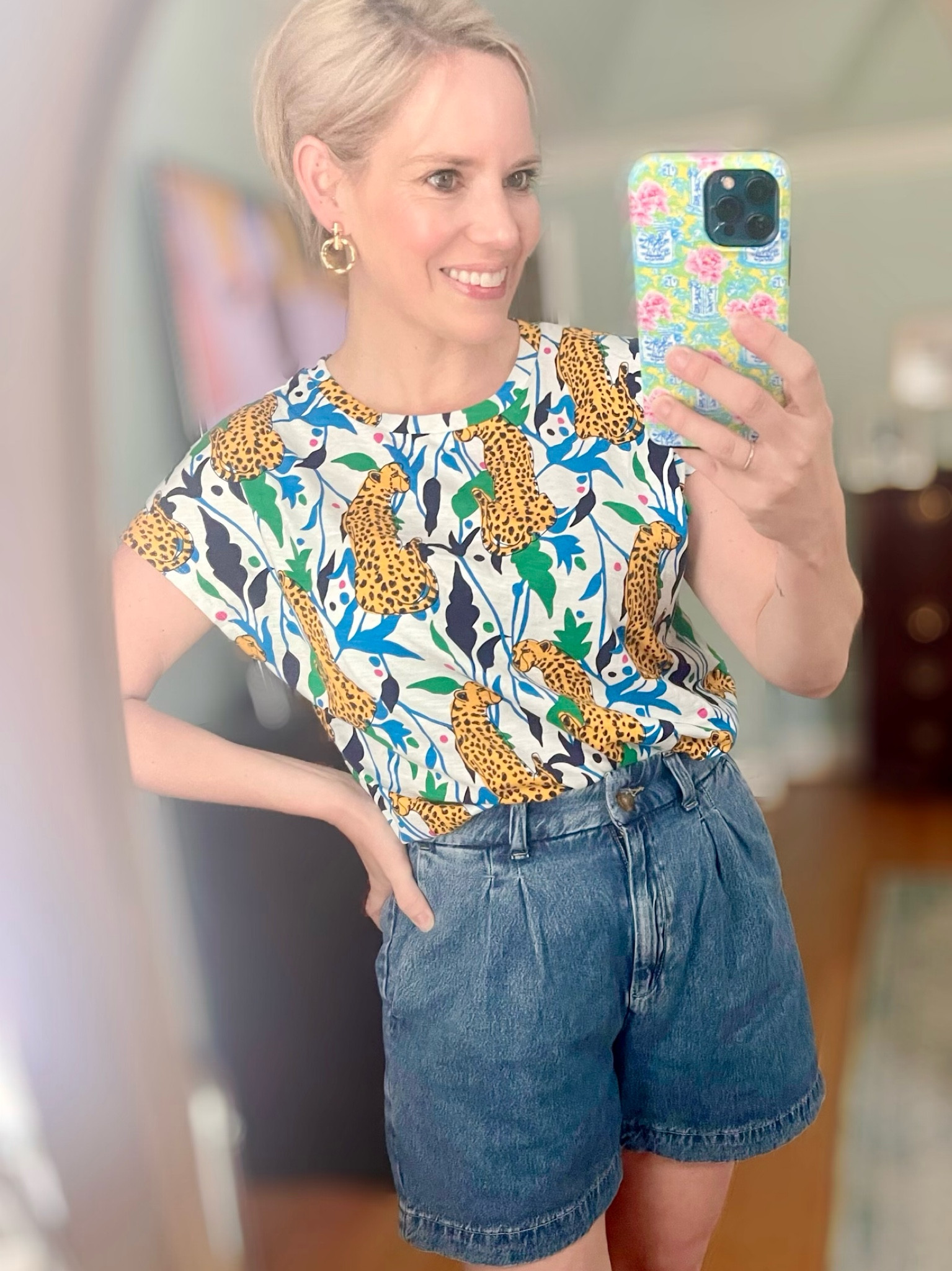 Leopard print tee, pleated denim shorts 

#LTKFindsUnder50 #LTKOver40 #LTKFindsUnder100