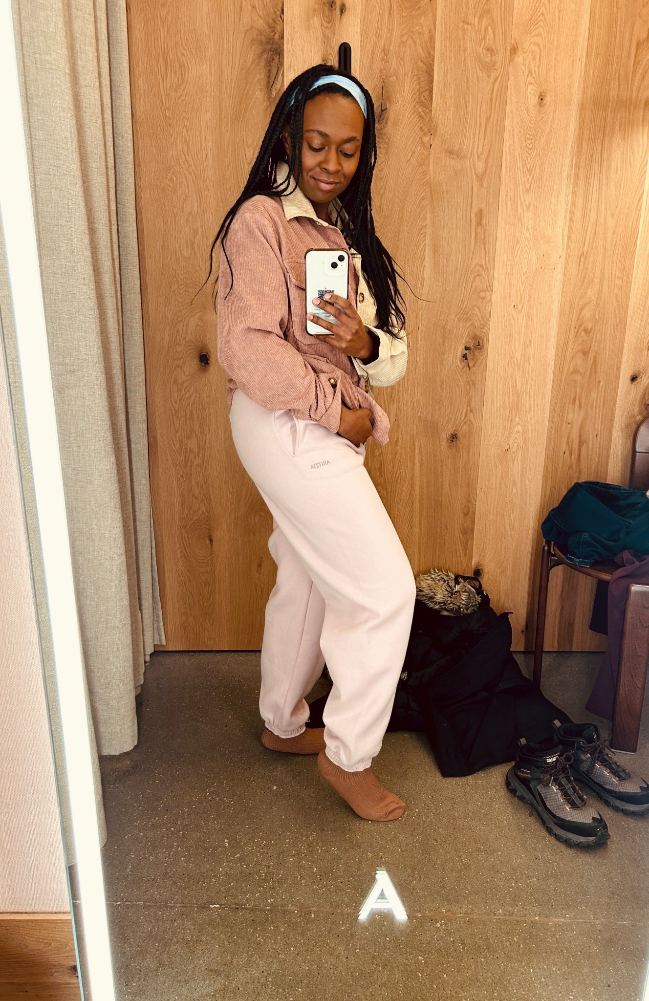 🥹 these sweatpants omg - i saw them and i just knew lol 😂 also, the lighting in the store/fitting rooms was a vibe i was into fr! warm and cozy. i put a positive review in my link for these sweatpants so be sure to check it out when you add to cart! #aritzia #sweatpants #cozy 

#LTKFindsUnder100 #LTKStyleTip