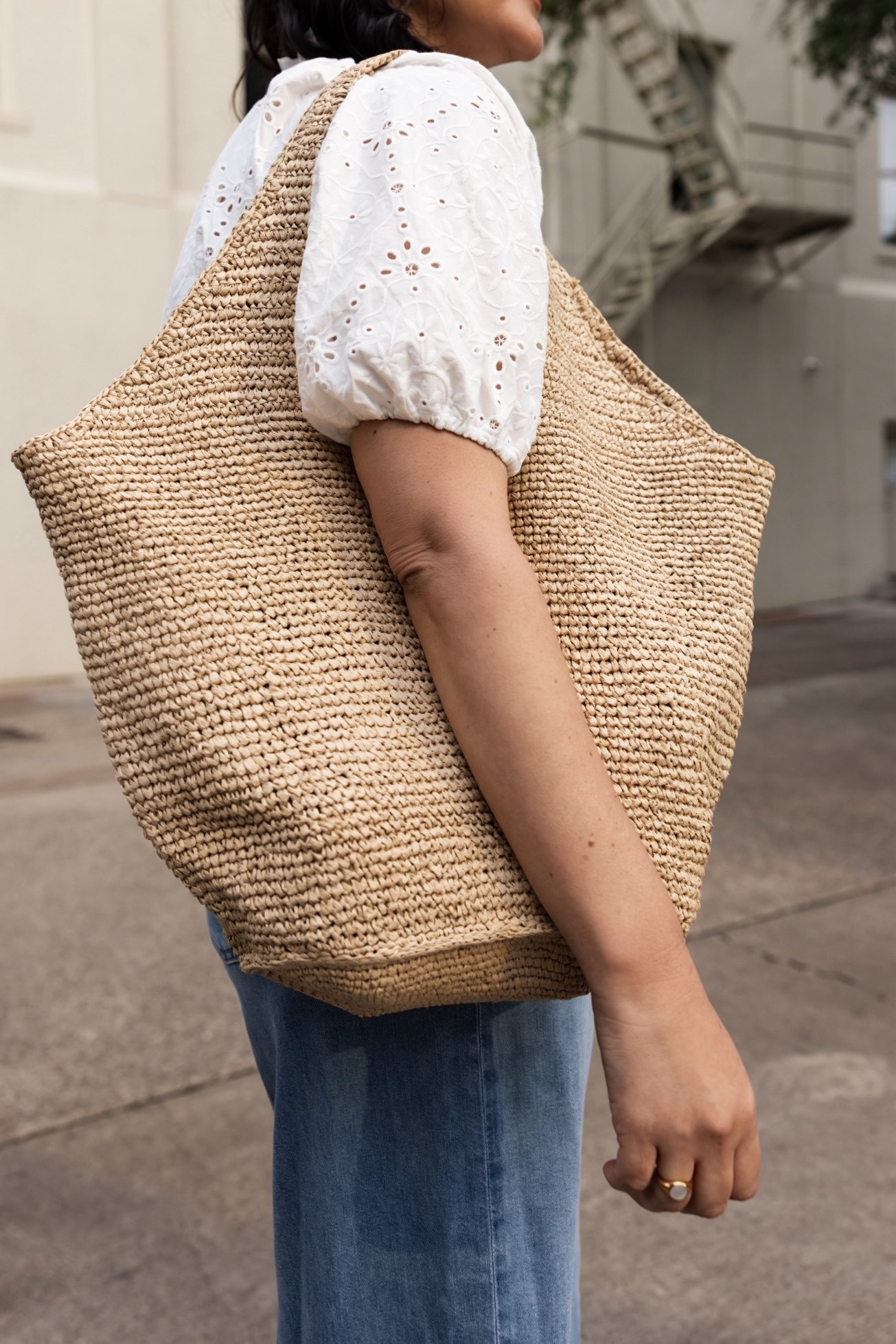 love love love this bag! Just got it from @jcrew and it's going to be my summer bag I just know it. (PS: it's on sale!) 

 