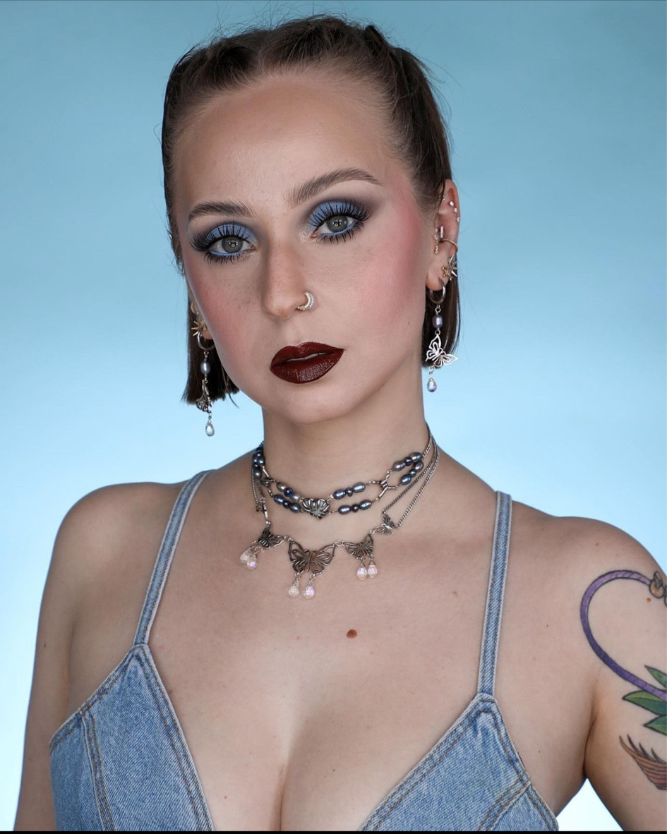 Washed Denim trend

supergoop glow screen, narsissist light reflecting foundation (oslo), natasha denona hyglam concealer (P1), rare beauty soft pinch blush (grateful), givenchy beauty prisme libre (2), pink honey bubblegum super hold, sephora collection × marion cameleon palette édition 2, huda beauty creamy khôl (very vanta), colourpop cosmetics crème gel liner (prance)
@sosucosmetics hidden agenda lashes @clinique high impact high-fi mascara

#LTKbeauty