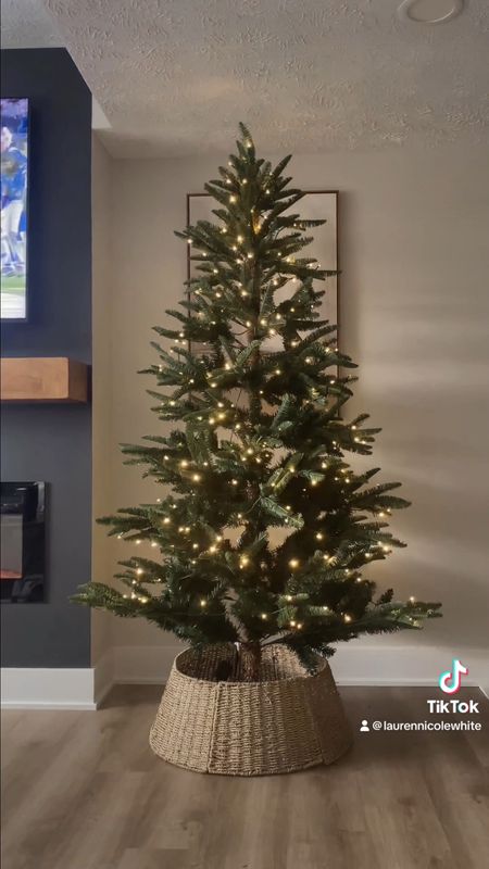 Amazon Christmas tree unboxing 🎄

#LTKHoliday #LTKhome #LTKSeasonal
