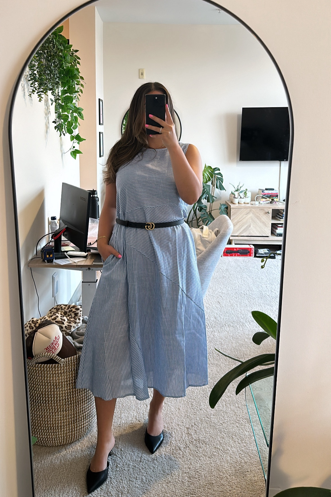 A super comfortable and cool work dress. Perfect for the warm weather! 

#amazon #gucci #stevemadden #linendress #corporateamerica #workoutfit #summerworkwear #workwear 

#LTKWorkwear #LTKStyleTip #LTKBeauty