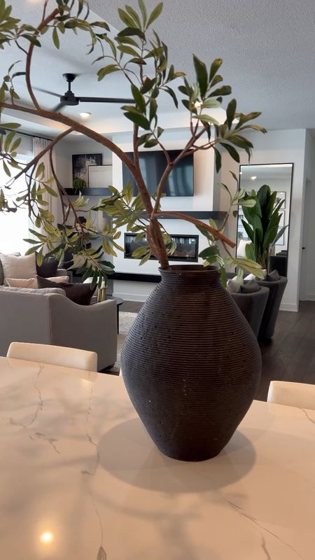 This faux tree branch is absolutely stunning from west elm! It looks so real and I have so many fun ideas to use this around our house.


MODERN HOME // HOME DECOR // VASE // VESSEL // AMAZON // WEST ELM // MODERN HOME DECOR // FAUX PLANT // FAKE PLANT // FAUX BRANCH // GREENERY // NEUTRAL DECOR // ROOM DECOR // DECOR

#LTKhome #LTKMostLoved #LTKVideo