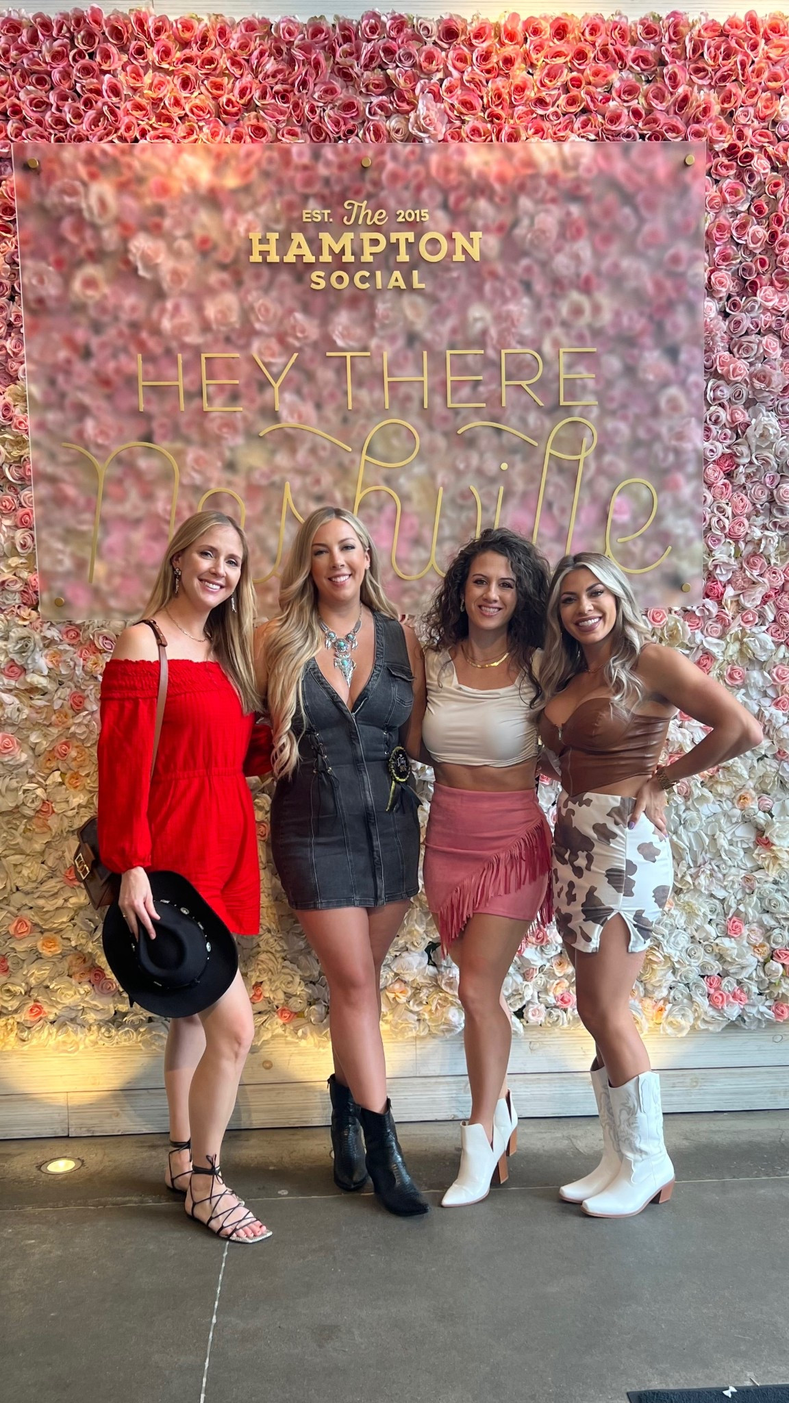 Stagecoach fits 🤠

#stagecoach #country #california 

#LTKTravel #LTKParties #LTKFestival