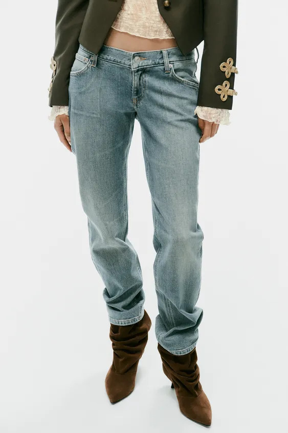 LOW-RISE - SLIM FITLow-rise jeans featuring belt loops and a five-pocket design. Front zip and me... | Zara IT