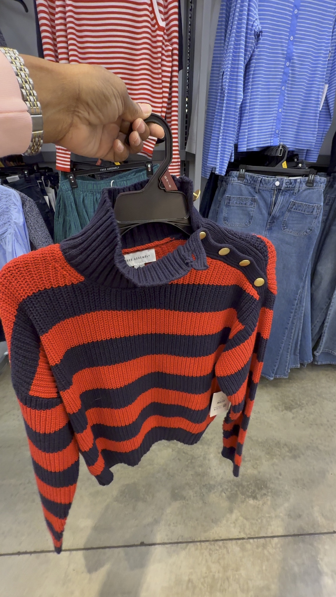 A sweater perfect with denim!

#LTKootd