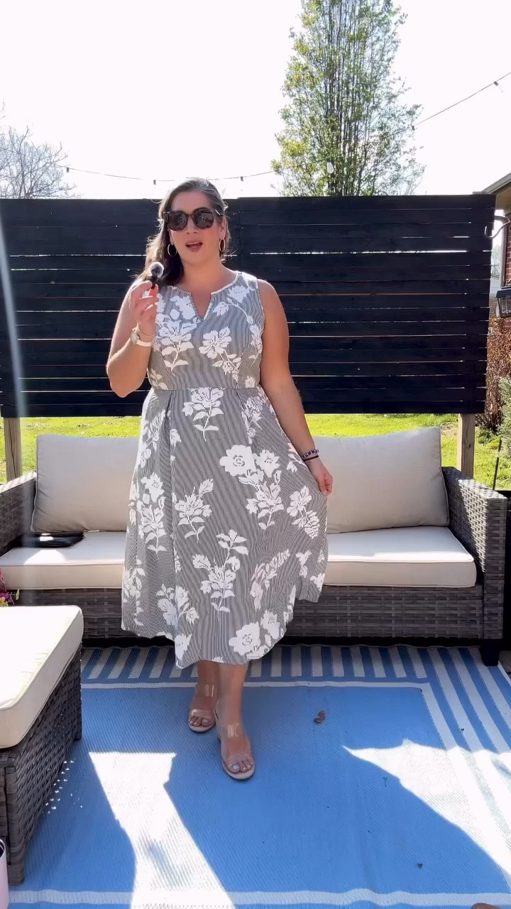 This BloomChic dress would be a perfect wedding guest dress. It brings elegance and class with a tailored silhouette — and yes, it has pockets ✨

I’m in a 12, fits true to size, and available in sizes 10–30. 

Follow @nicholebabinec for more mid- to plus-size style inspiration. 

#bloomchic #bloomchicdress  #weddingguestdress
