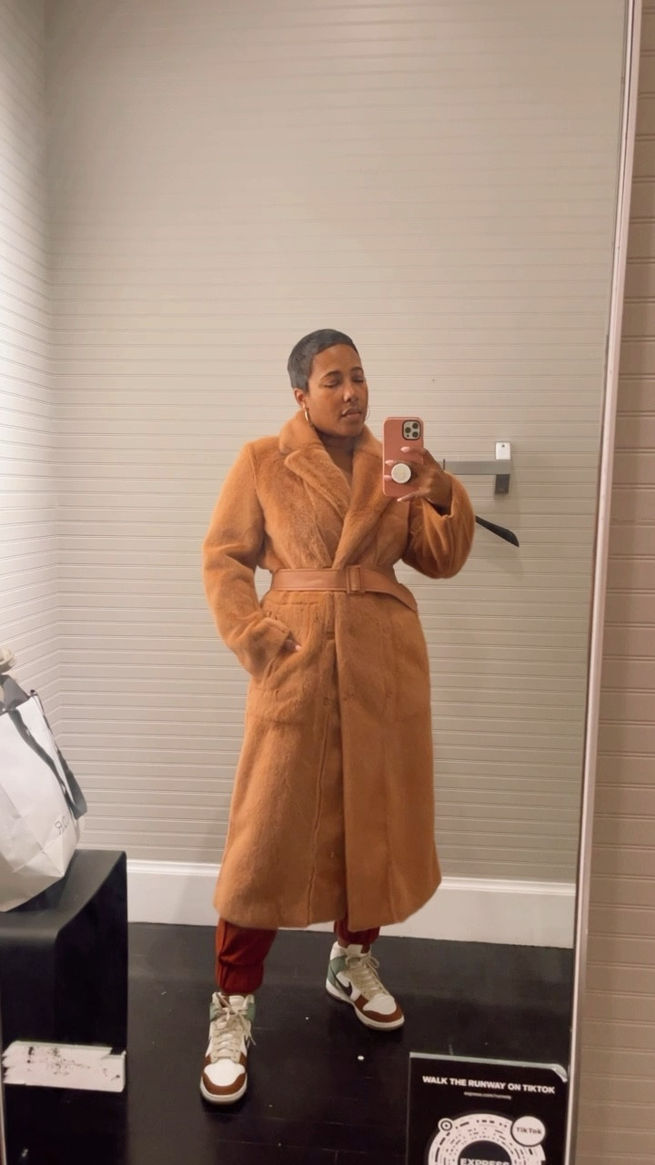 Mocha Belted faux fur trench coat #wintercoat #fauxfur #trenchcoat #winterstyle #winteroutfit #LTKHoliday

#LTKsalealert