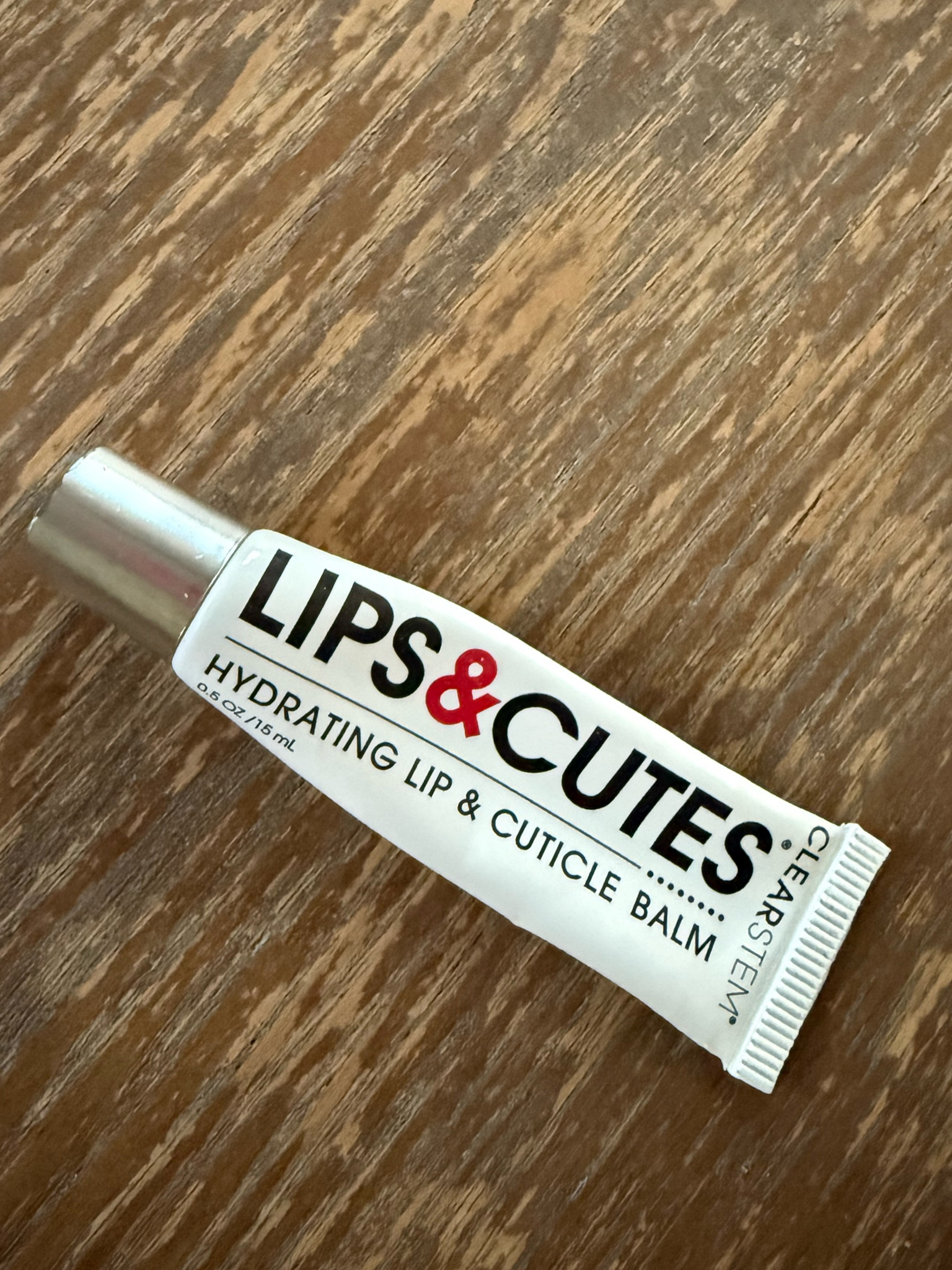 Keep those lips & cuticles hydrated this winter! Acne safe too 😍