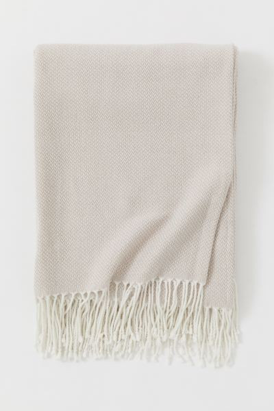 Jacquard-weave blanket | H&M (UK, MY, IN, SG, PH, TW, HK)